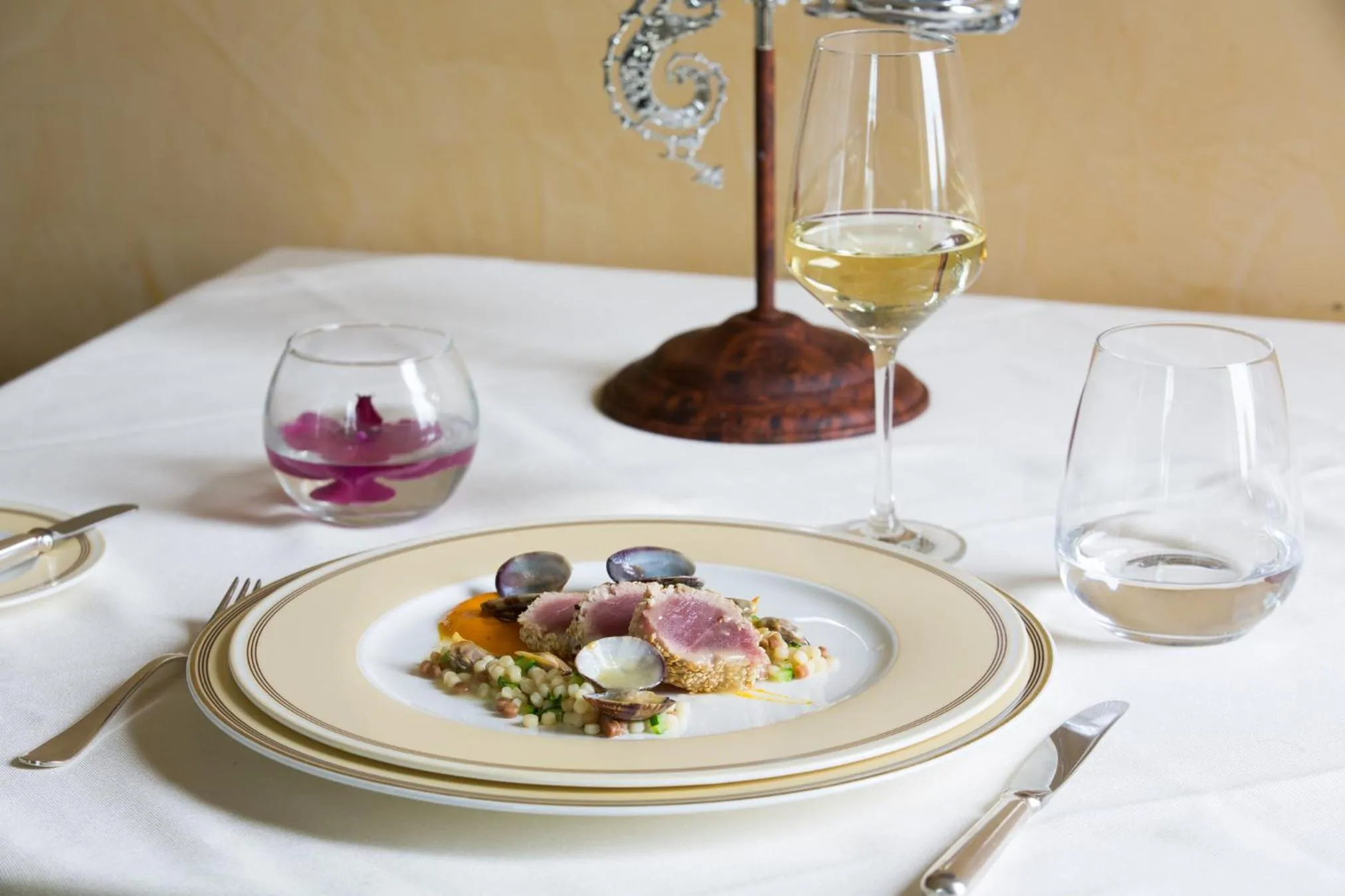 Food and drinks in Castello Dal Pozzo Resort Lago Maggiore - Preferred Hotels & Resorts