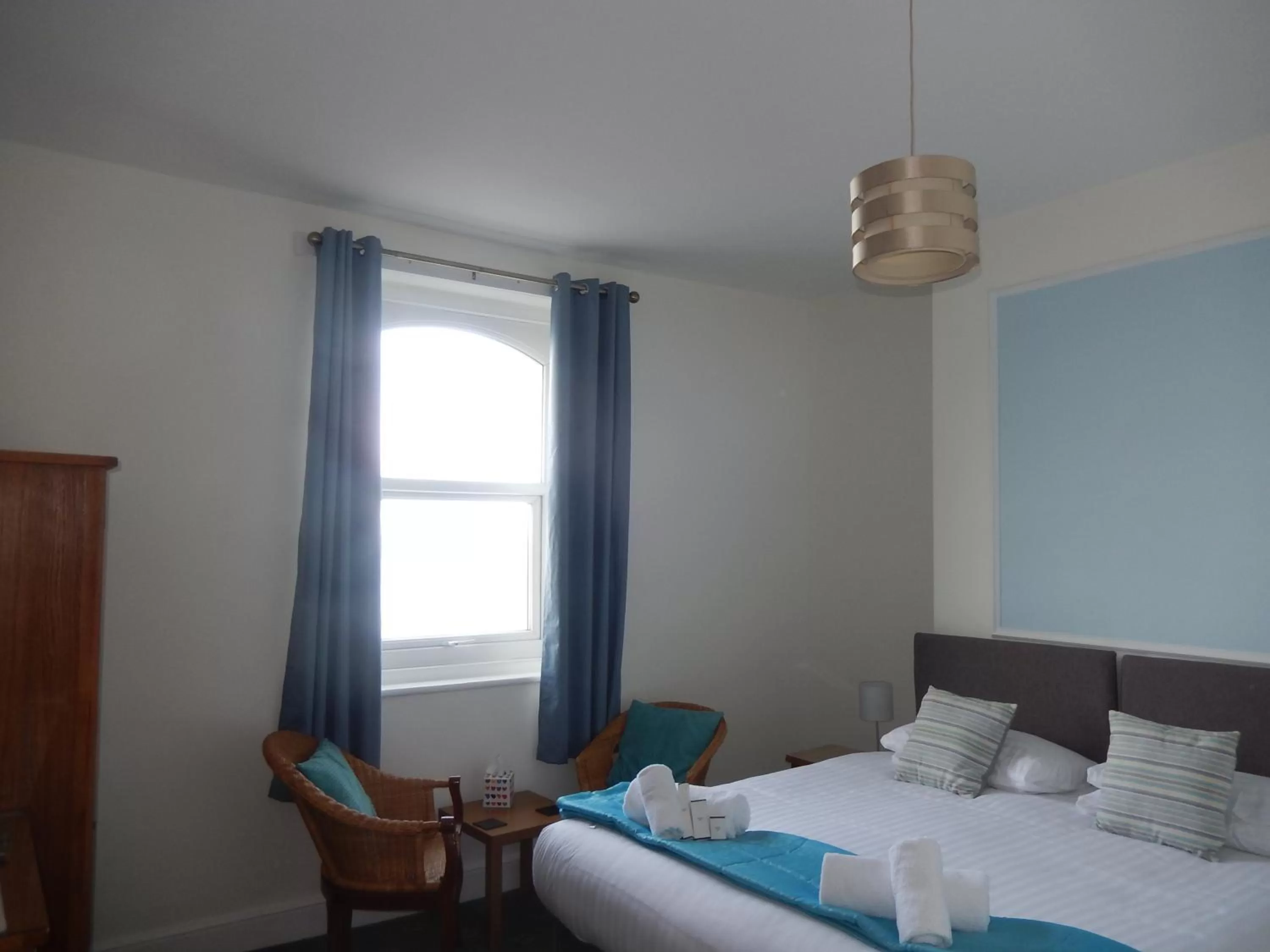 Photo of the whole room, Bed in The Oasis Hotel