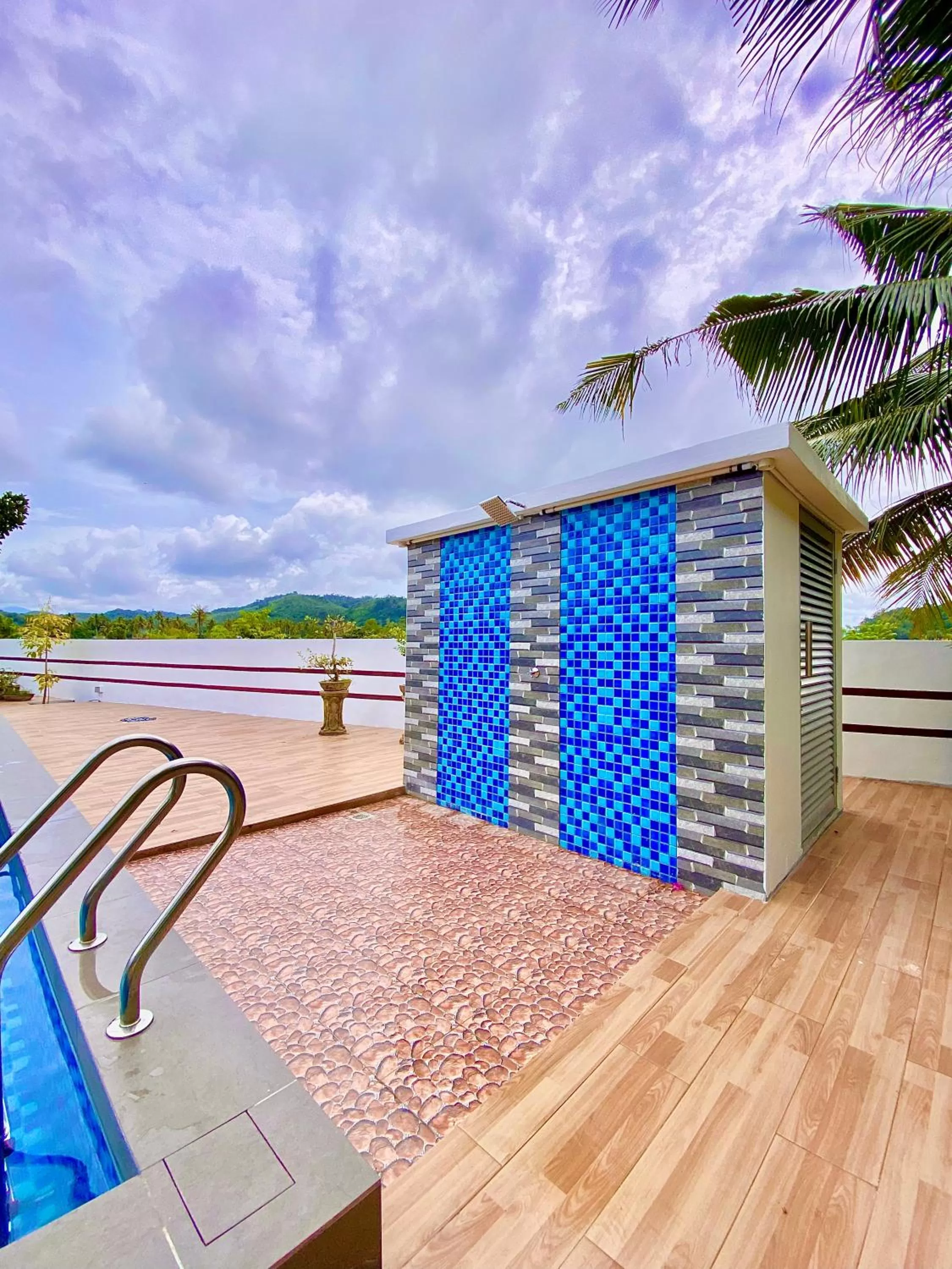 Swimming pool in Cenang Room Rahsia Motel