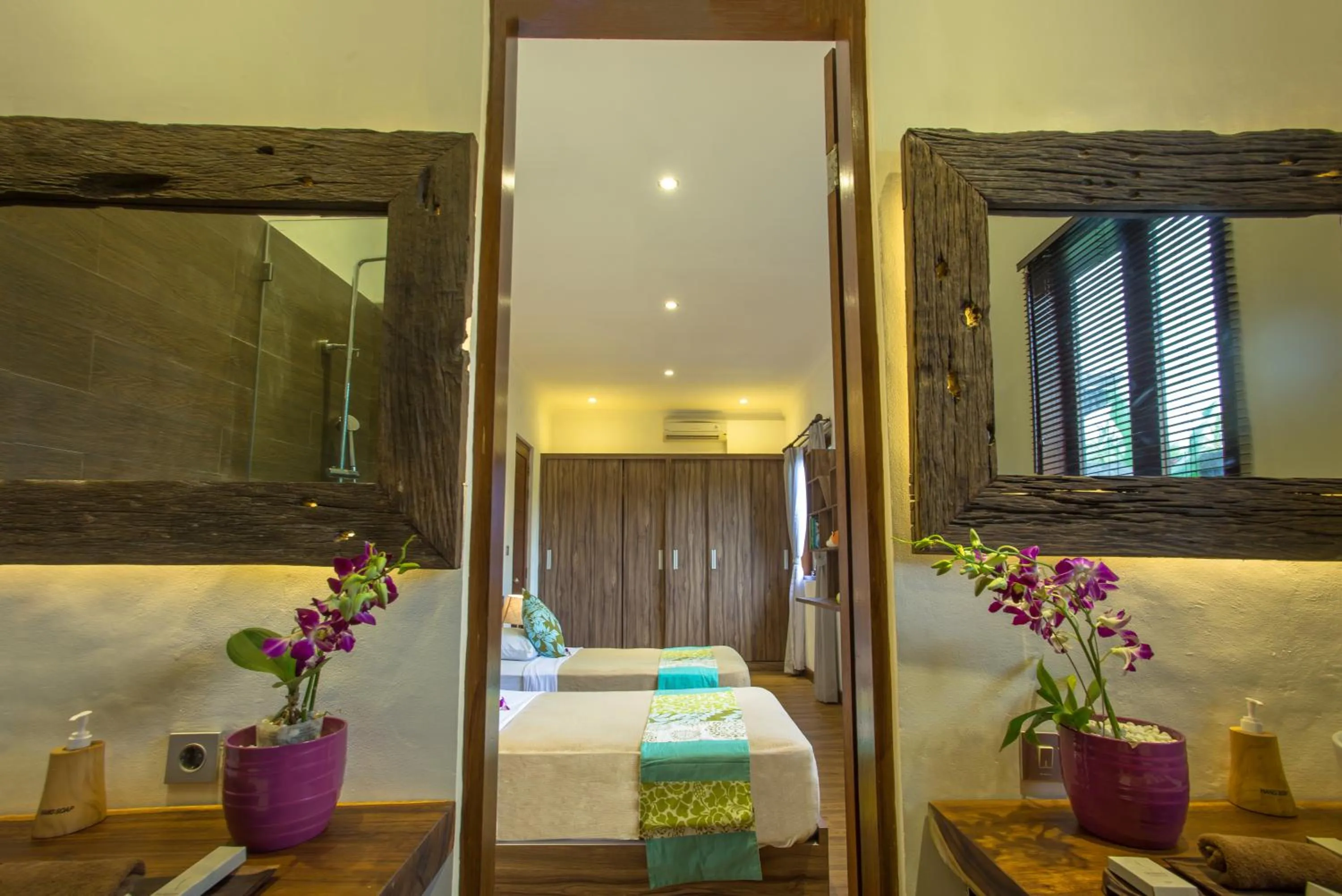 Bathroom, Bed in The Samara Villas & Restaurant