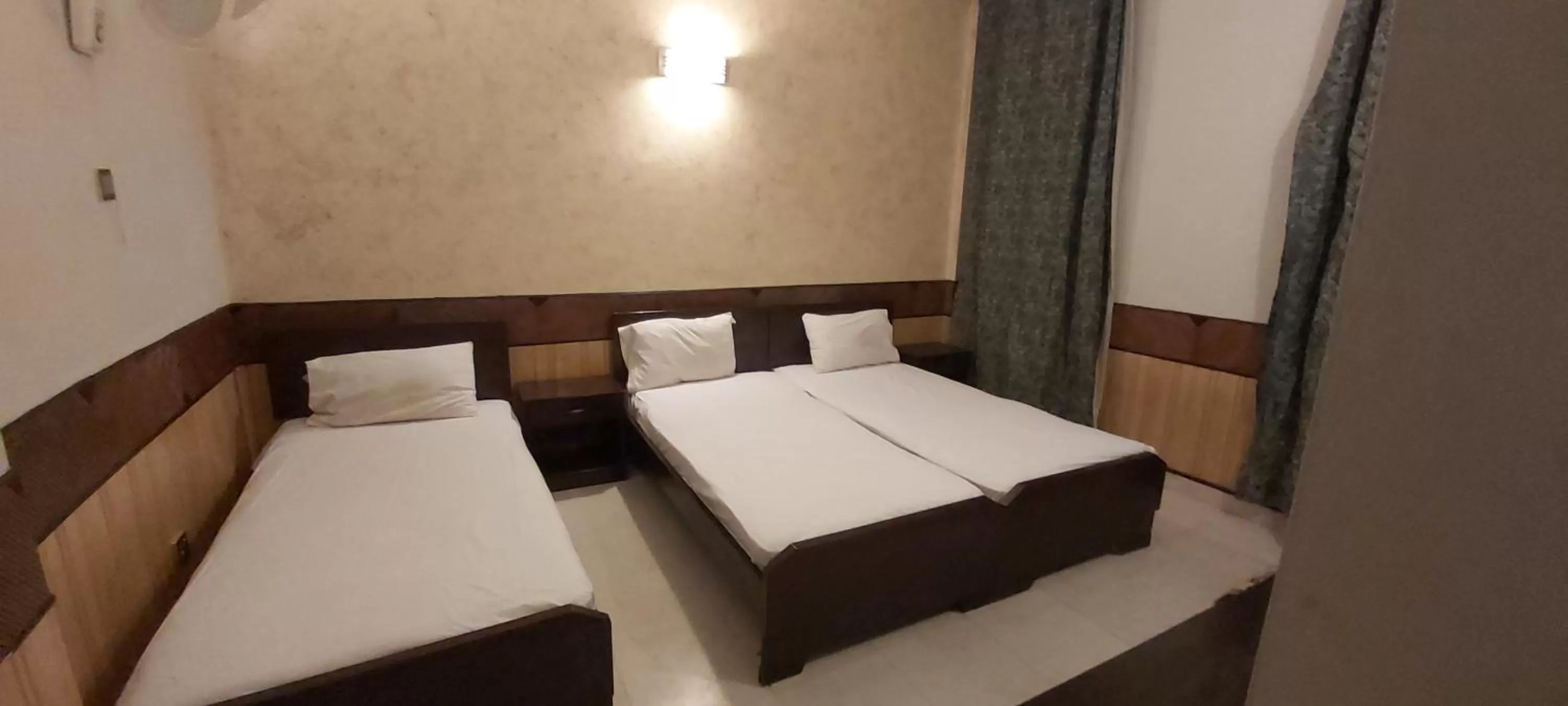 Bedroom, Bed in Mount Heaven Hotel Murree