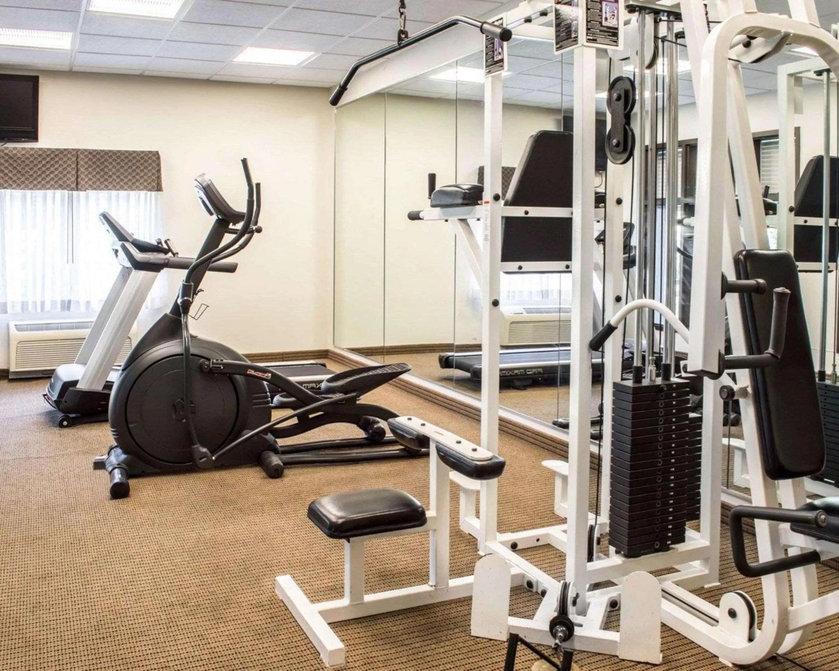 Fitness centre/facilities in Sleep Inn & Suites Laurel near Fort Meade