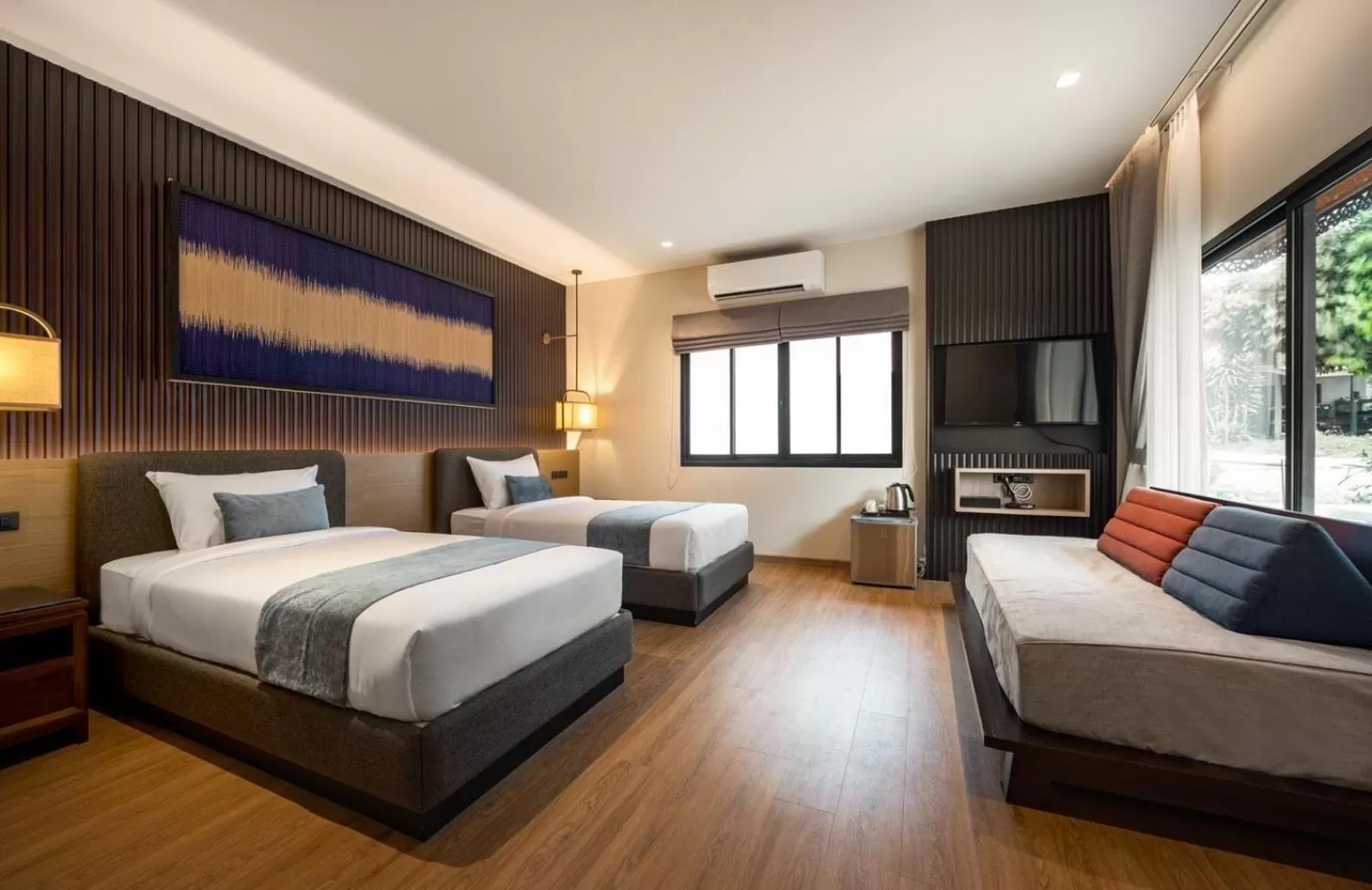 Photo of the whole room, Bed in Ban Saithong Beach Resort