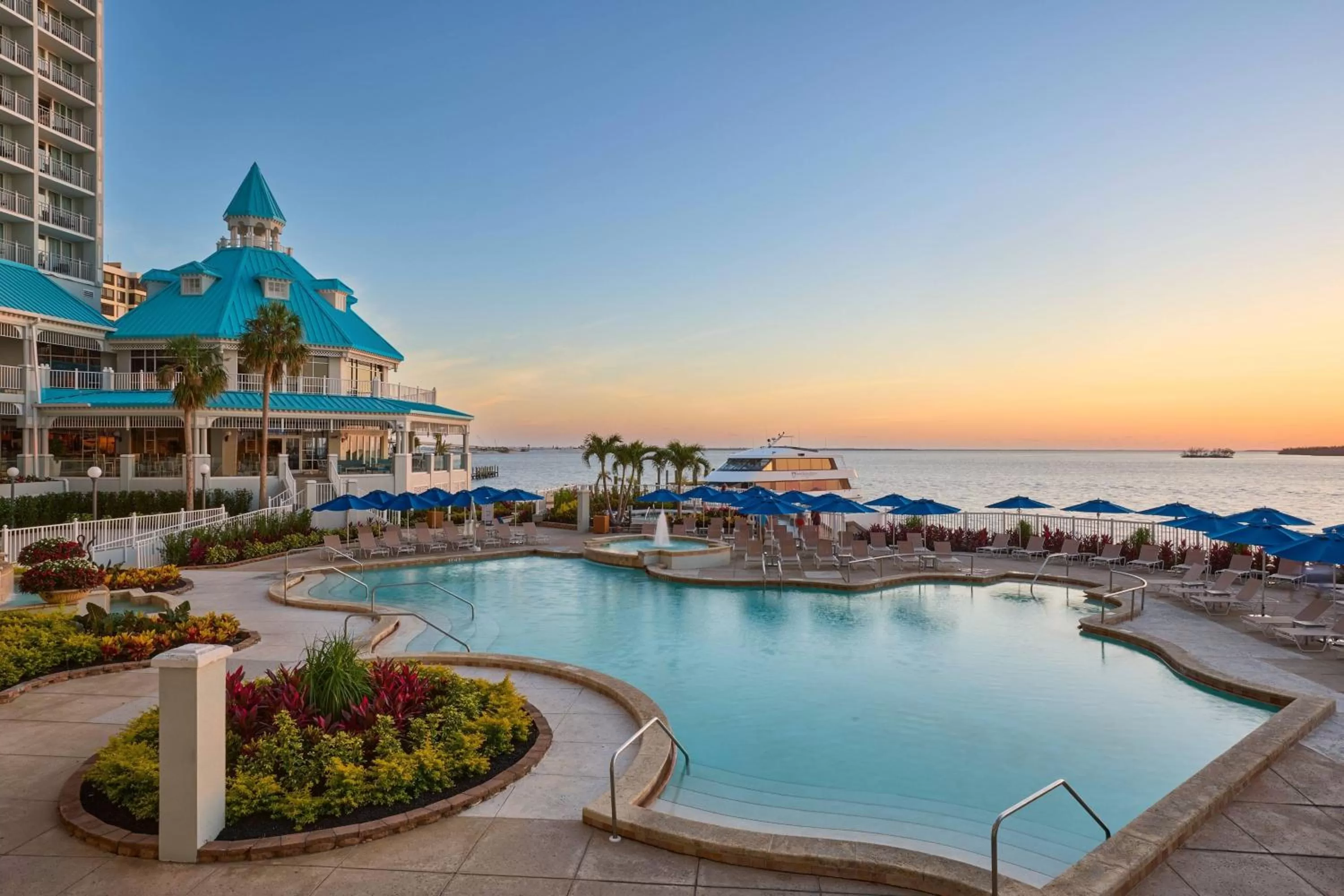 Swimming pool in Marriott Sanibel Harbour Resort & Spa