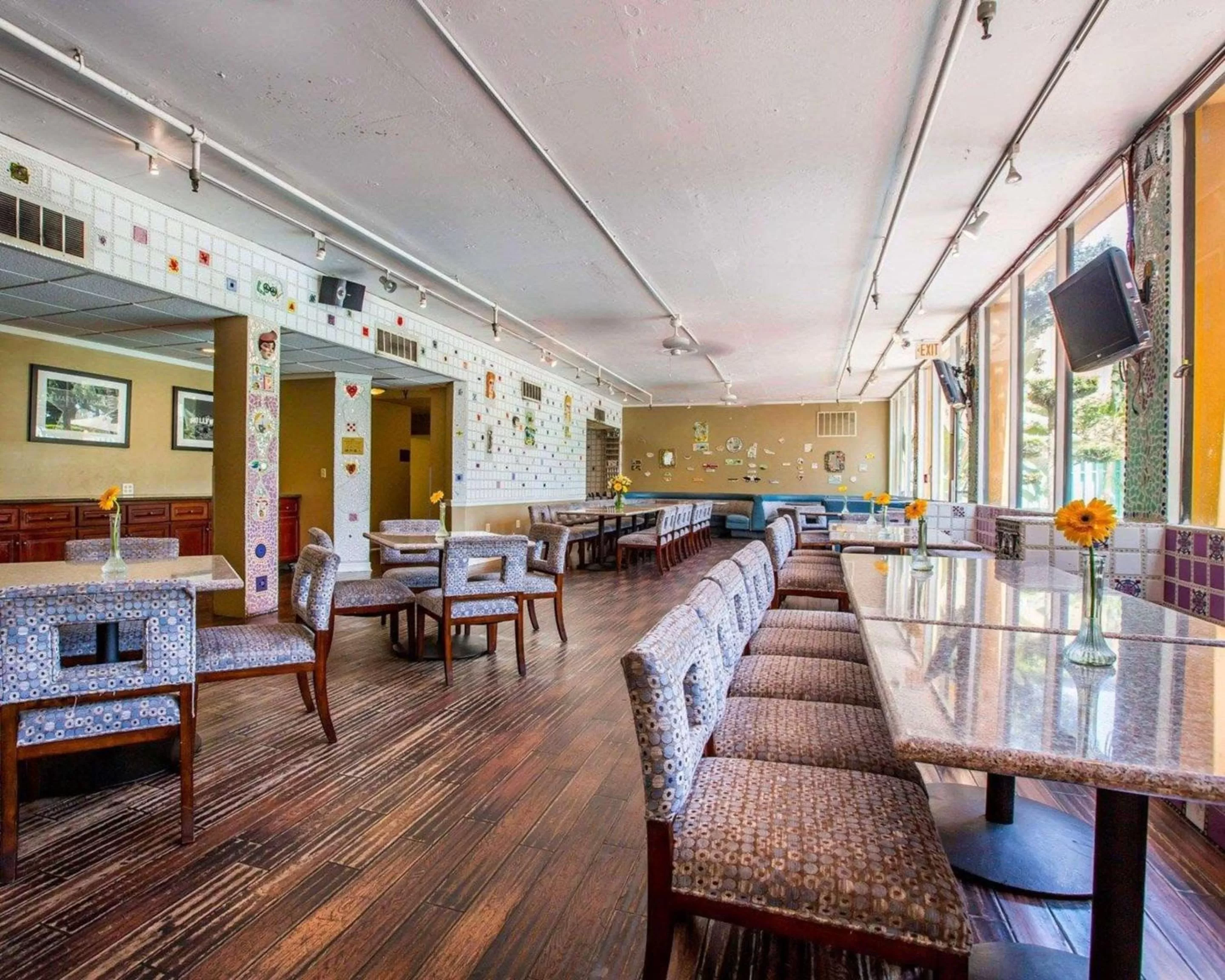 Restaurant/places to eat in Quality Inn & Suites Montebello - Los Angeles