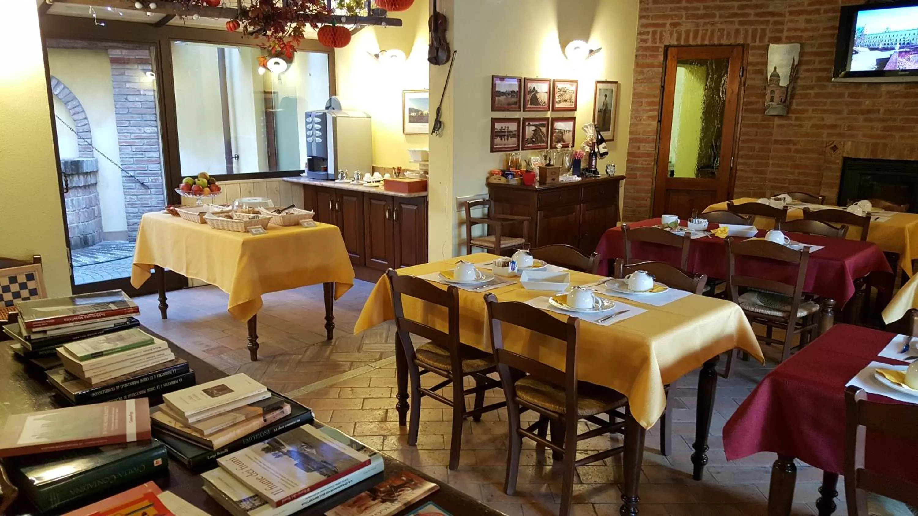 Breakfast in Luna Residence Hotel