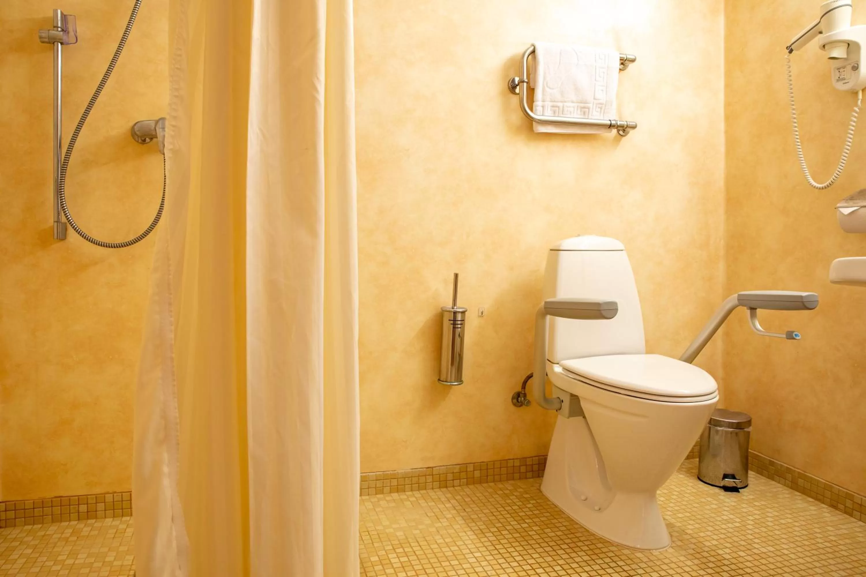 Bathroom in Rija Bauska Hotel