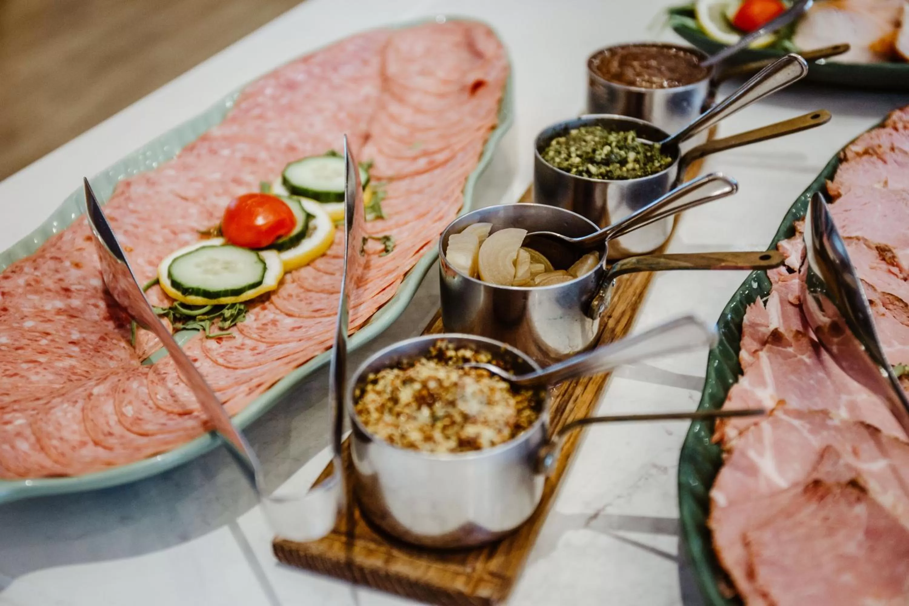 Restaurant/places to eat in Belaire Suites Hotel