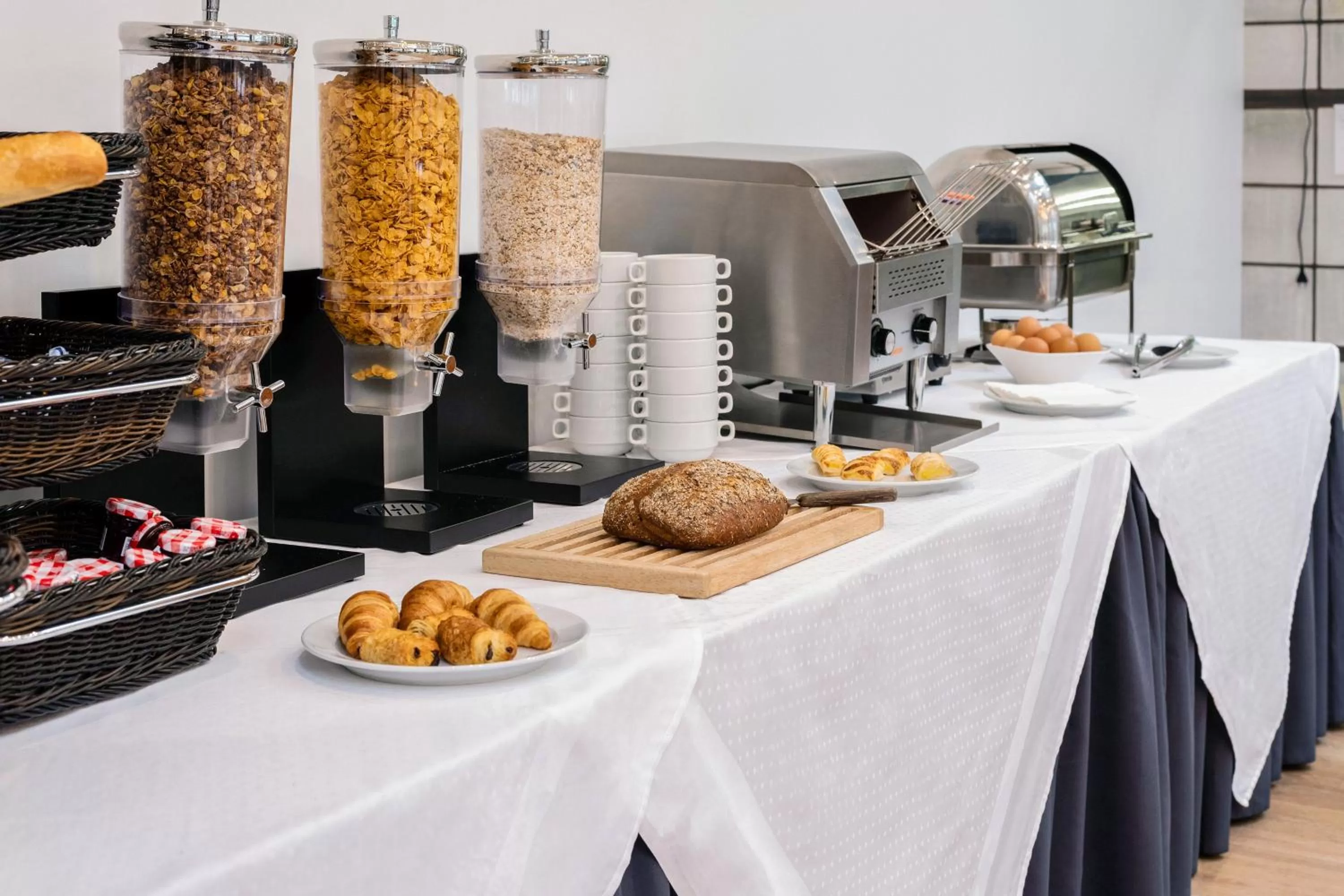 Food and drinks in Campanile Martigny