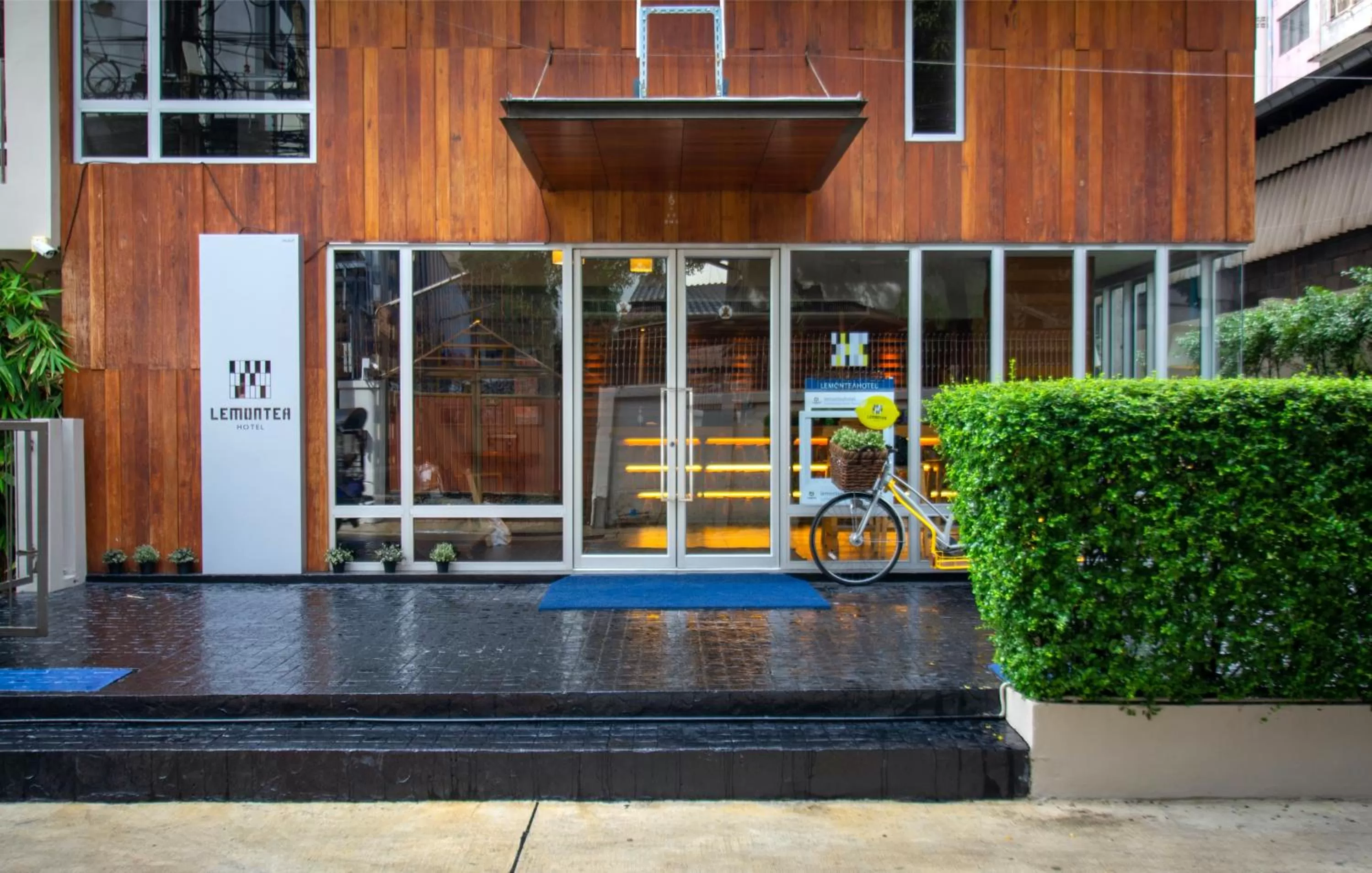 Facade/entrance in Lemontea Hotel Bangkok