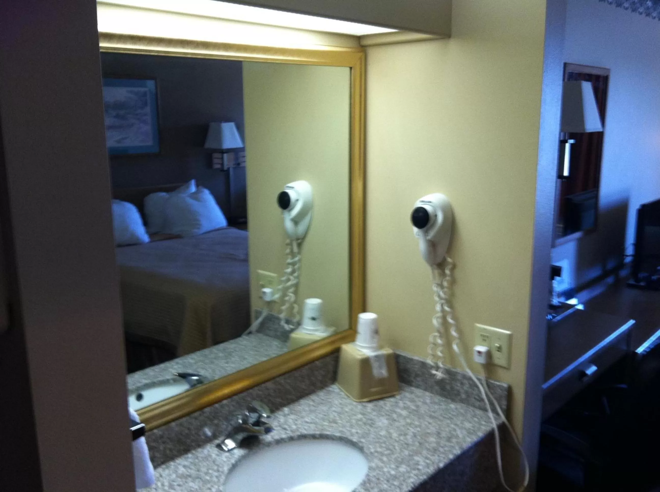 Bed in Days Inn by Wyndham Worthington