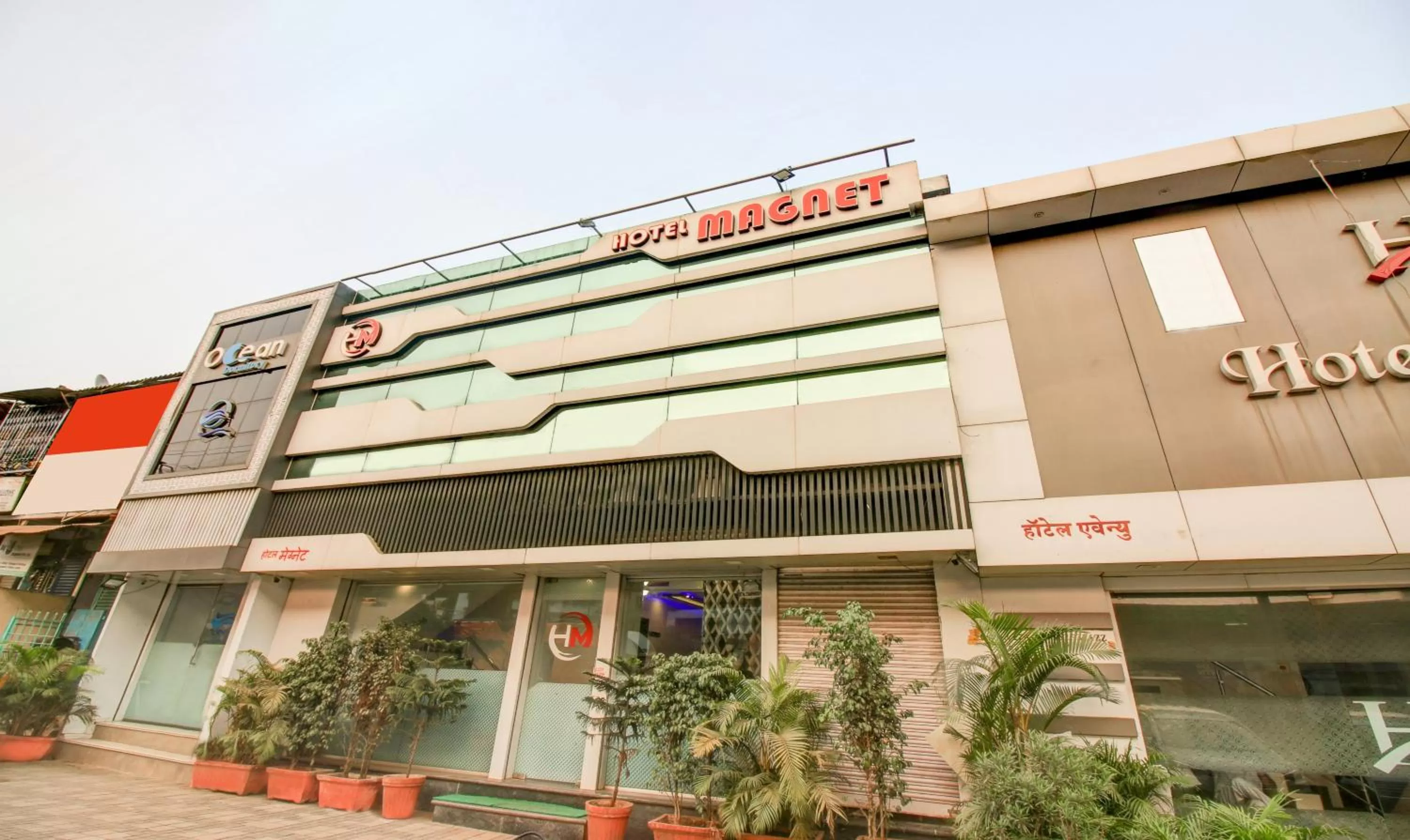 Property Building in Hotel Magnet