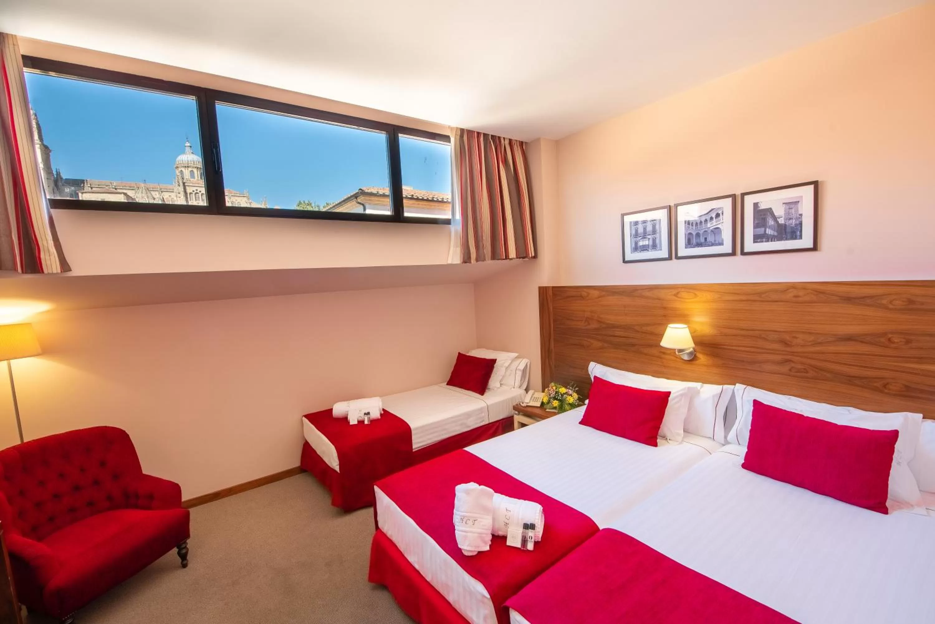 Photo of the whole room, Bed in Hospedium Hotel Casino Del Tormes