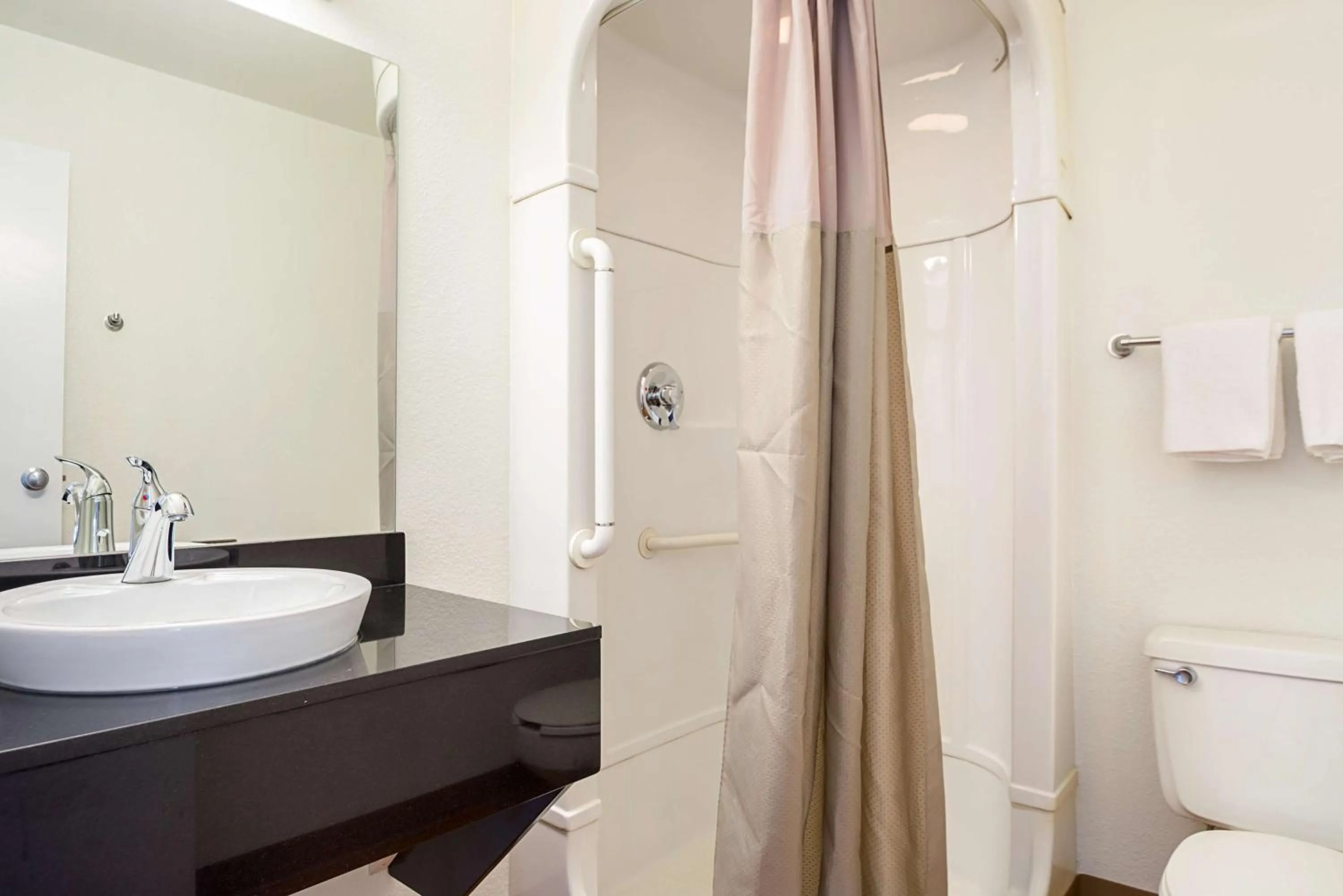 Photo of the whole room in Motel 6-Pueblo, CO - I-25