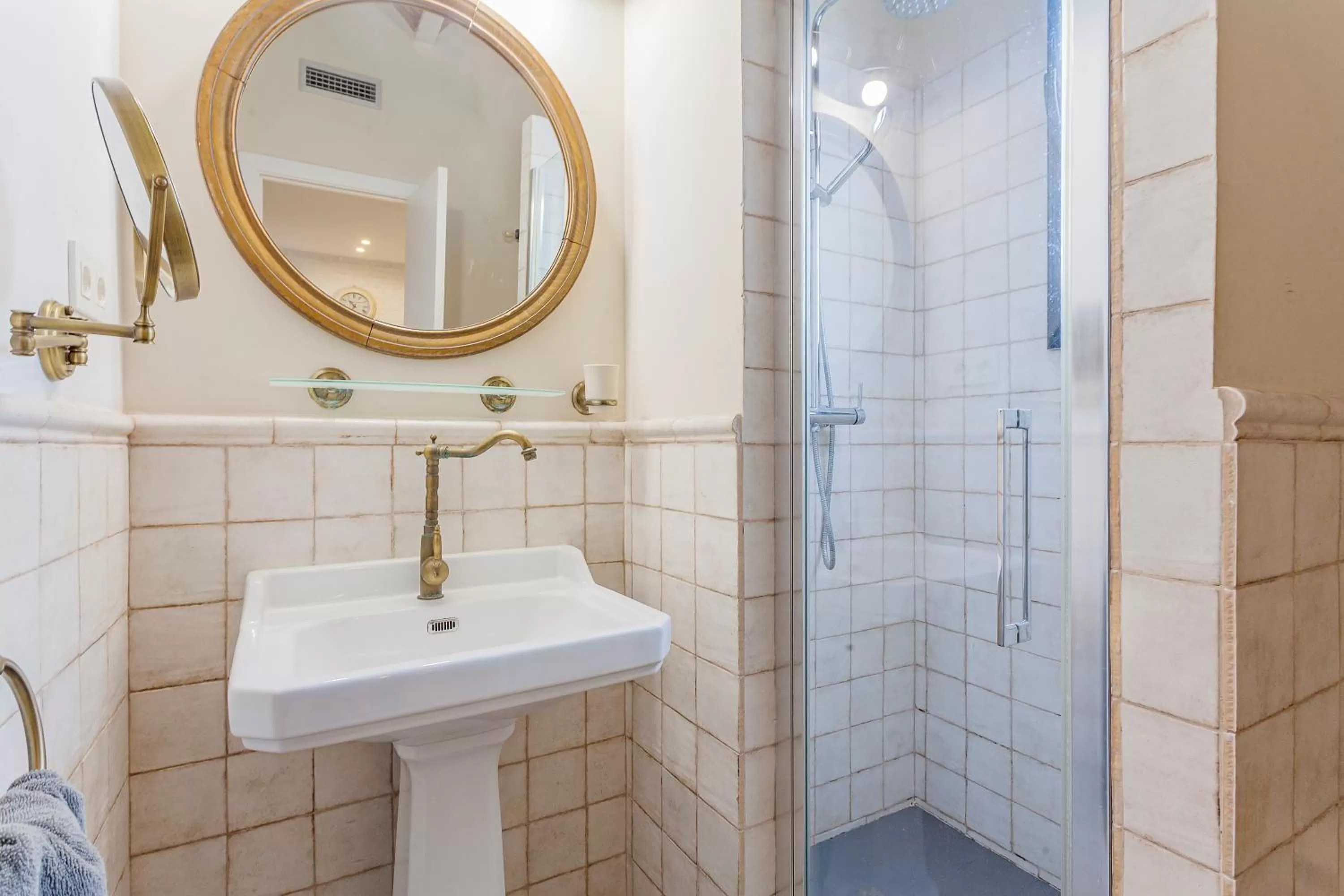 Shower in Bird House