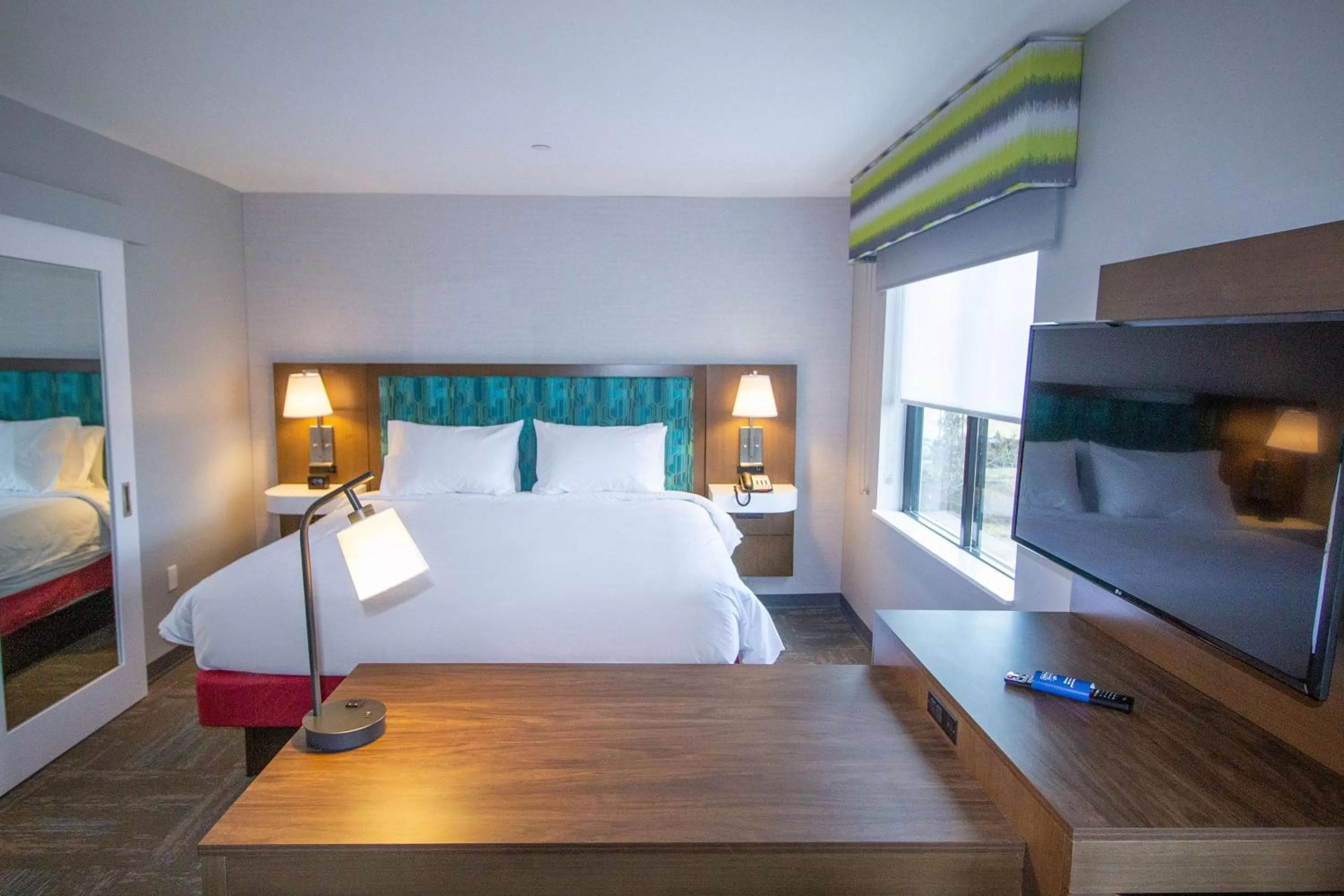 Bed in Hampton Inn North Attleboro, Ma