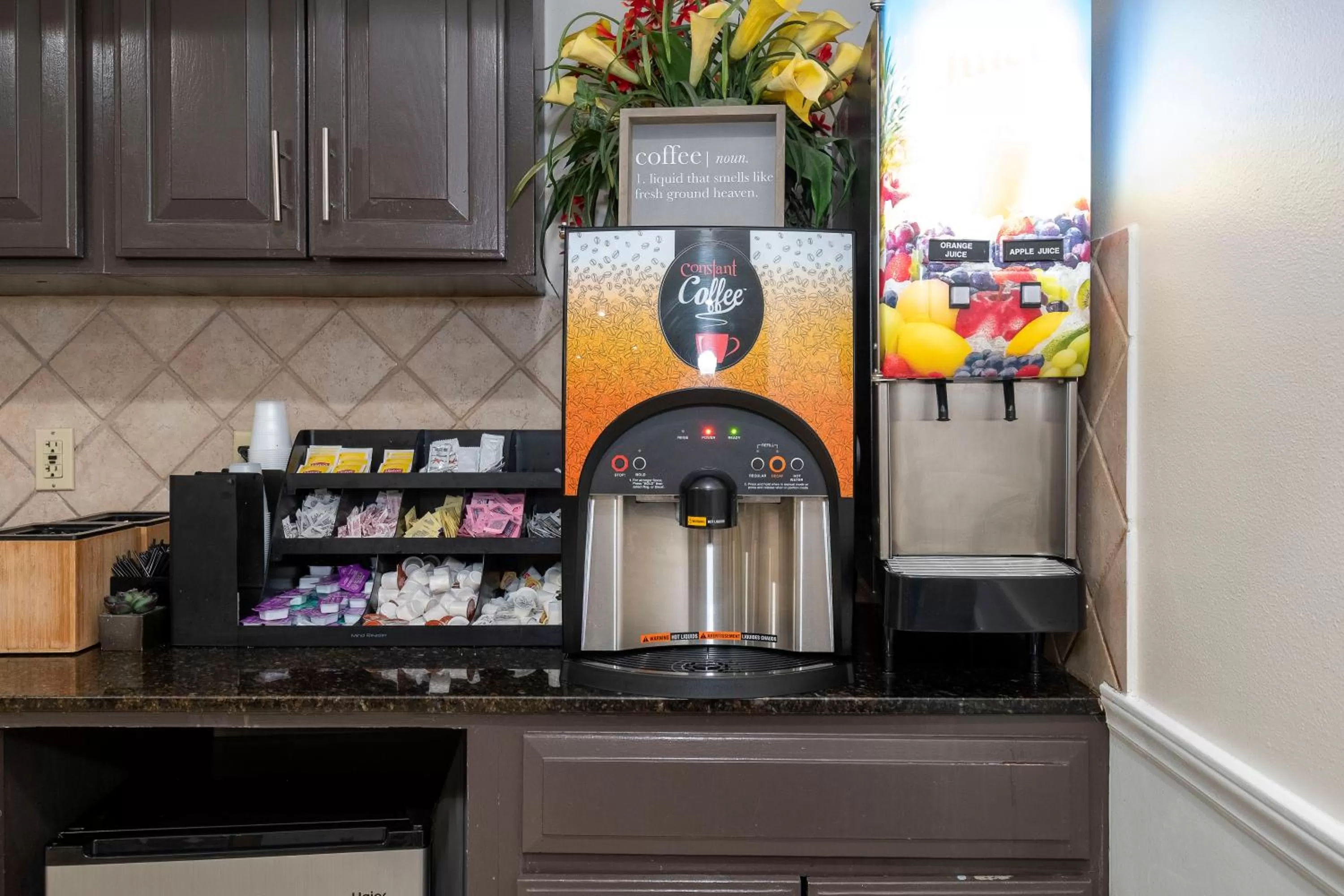 Breakfast in Red Roof Inn & Suites Wilson