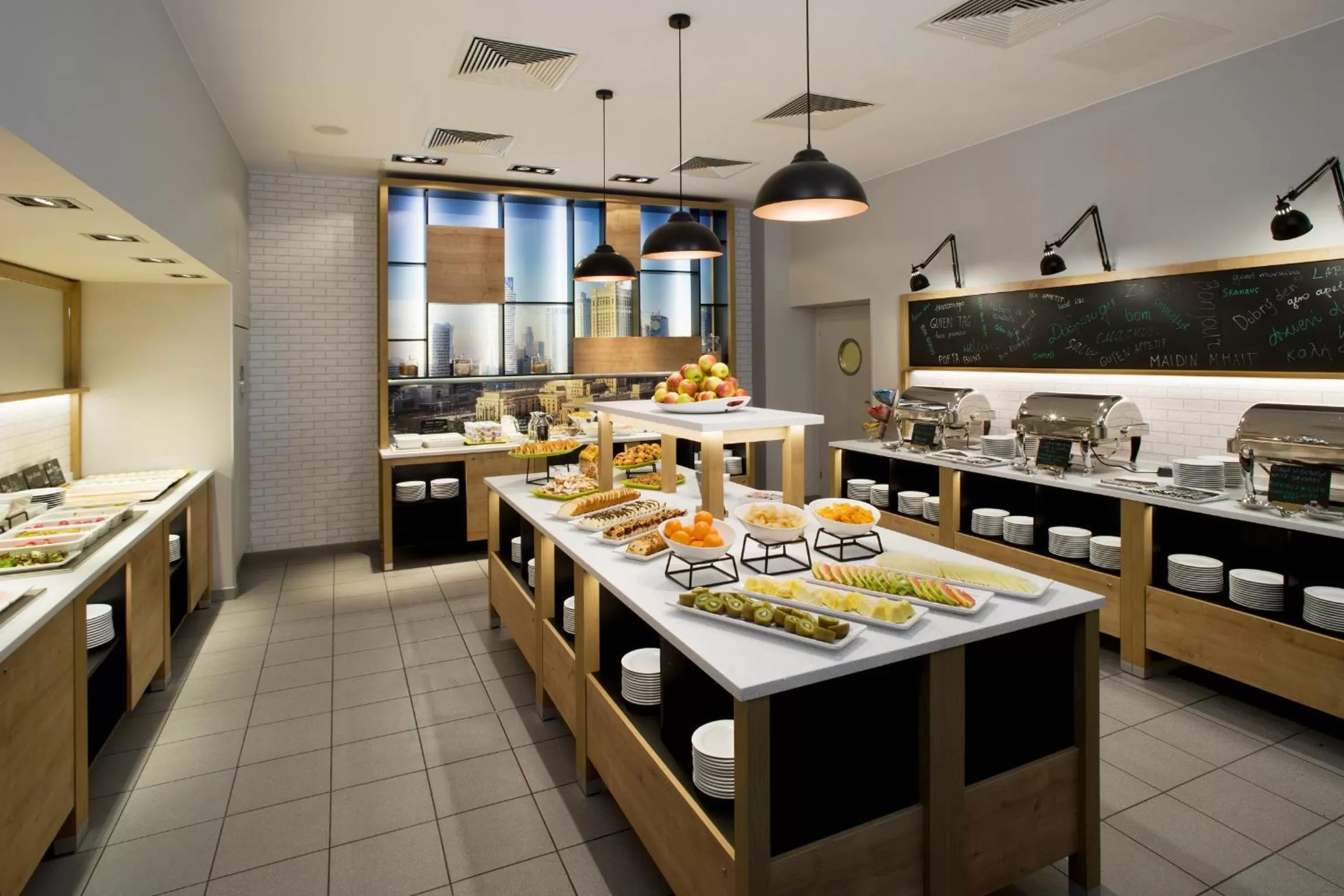 Restaurant/places to eat in Hotel Metropol