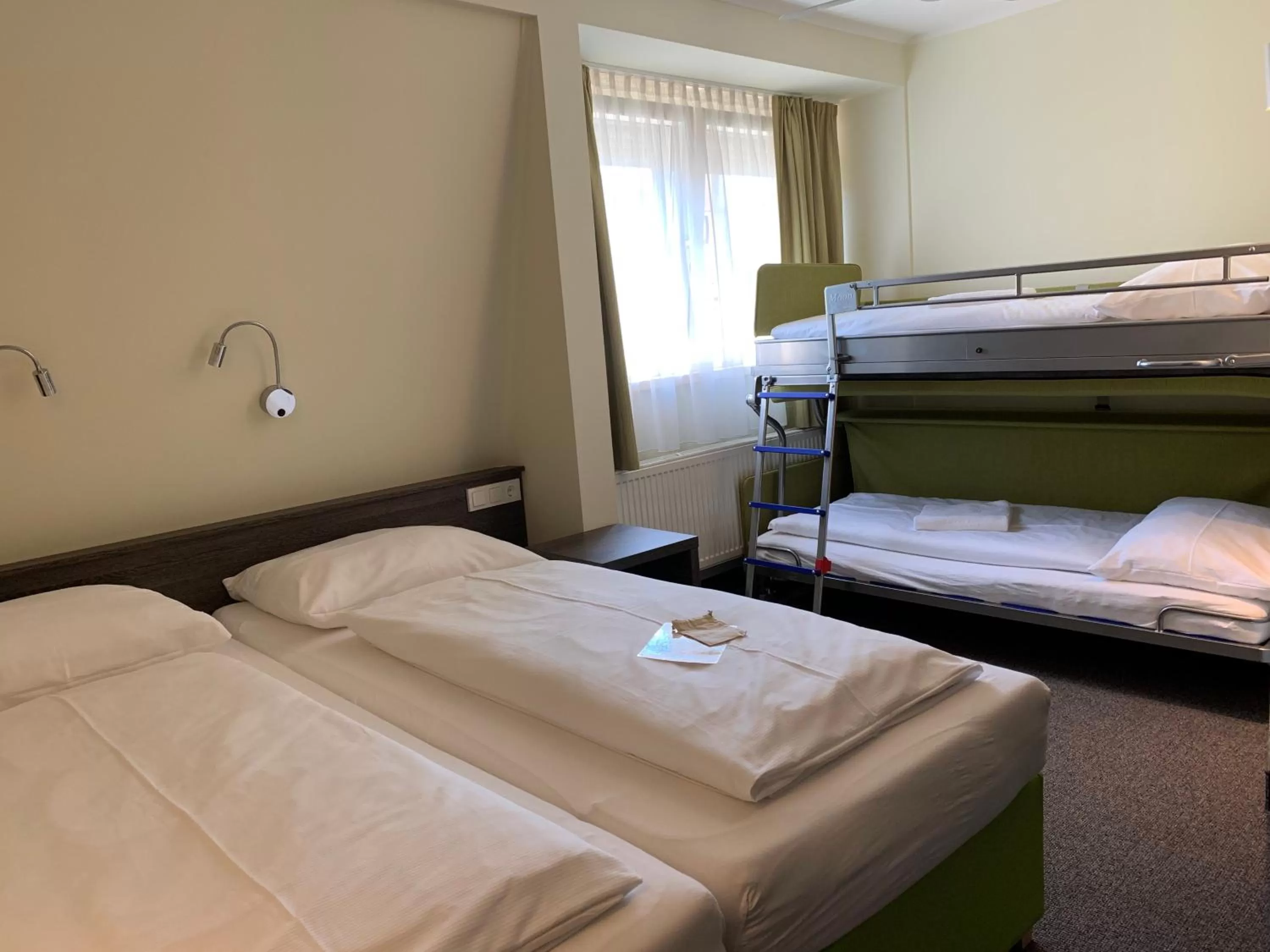 Photo of the whole room, Bed in Behringers City Hotel Nürnberg