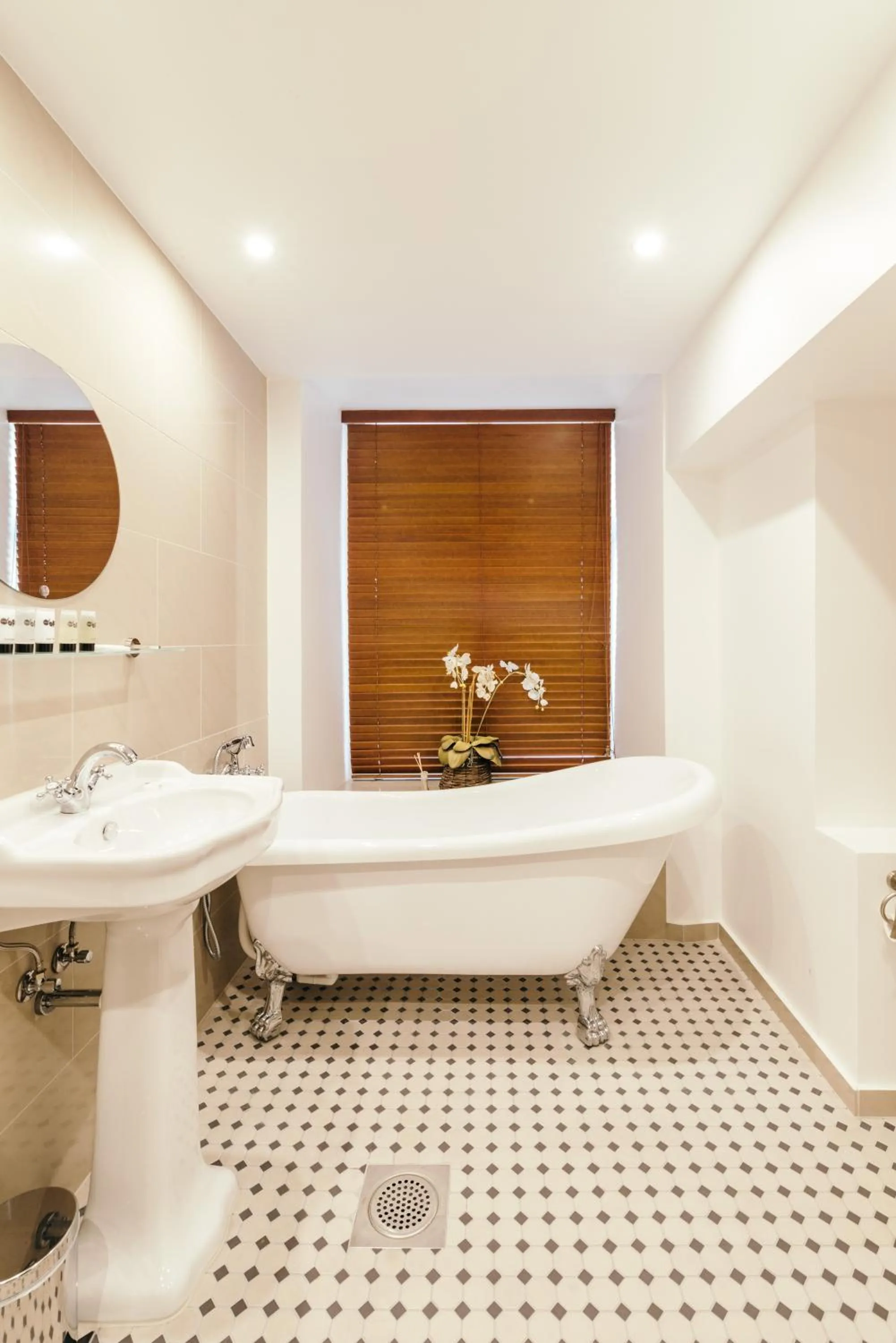 Bathroom in Merchants House Hotel