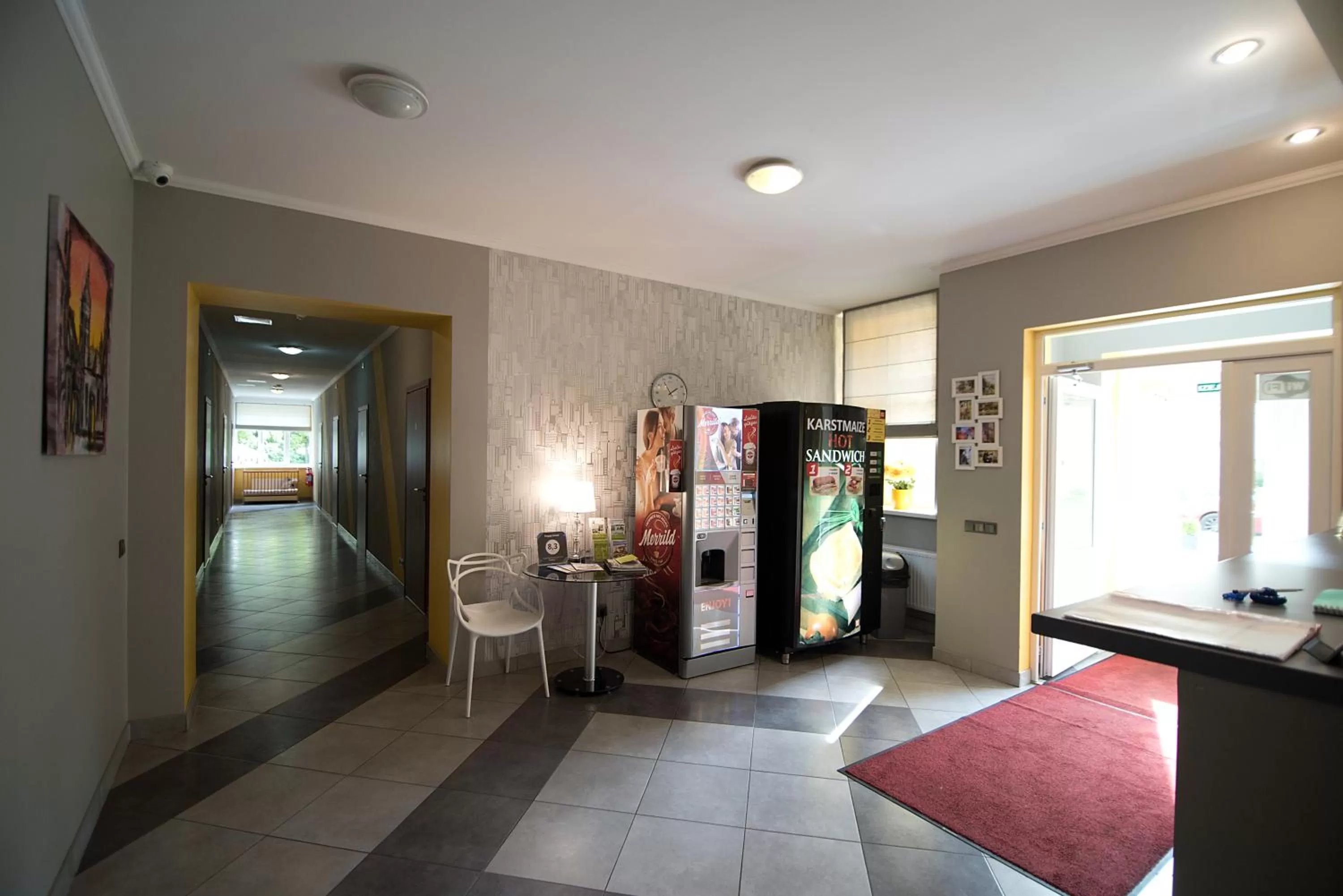 Drinks in Happy Hotel