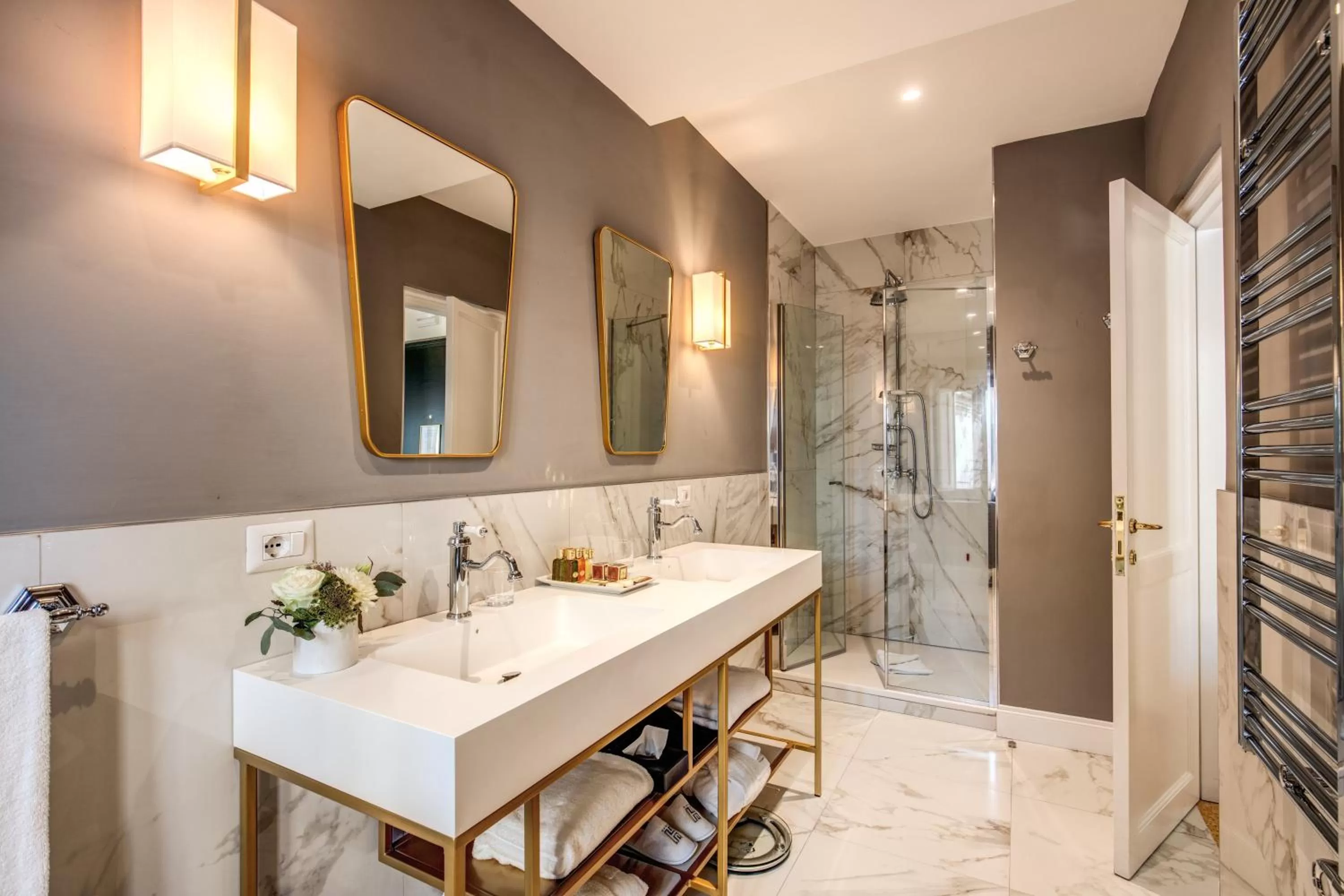 Shower in Eitch Borromini Palazzo Pamphilj