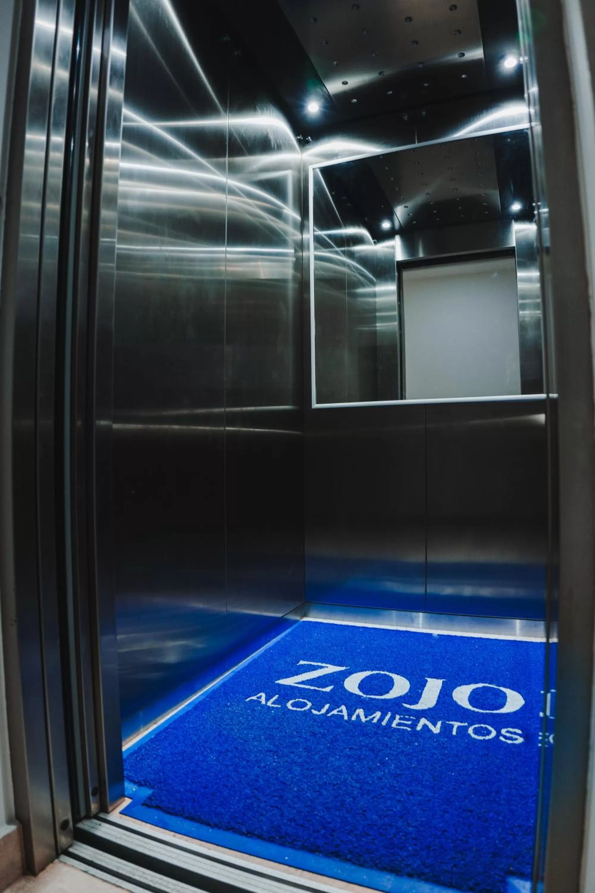 elevator in ZOJO MARiNA BAY