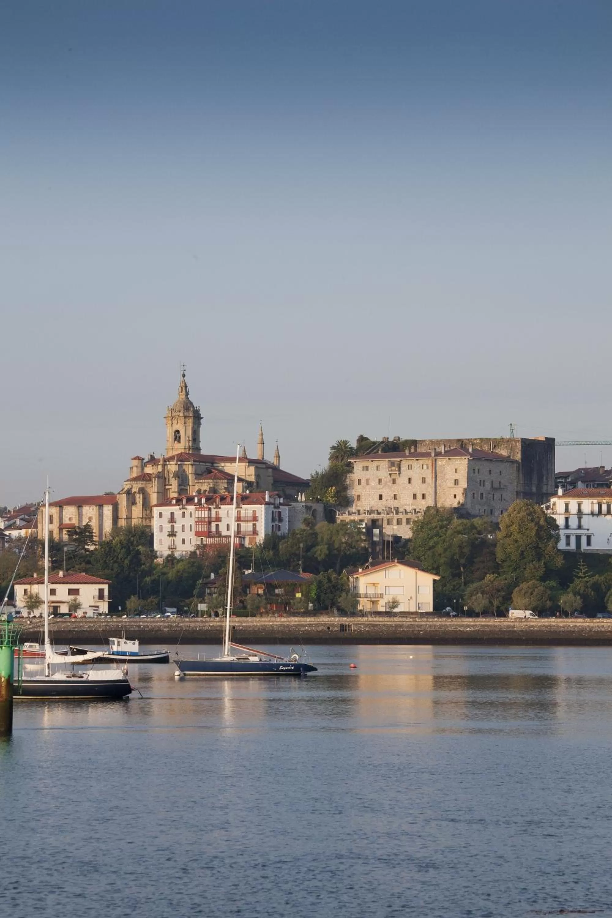 Facade/entrance in Parador de Hondarribia
