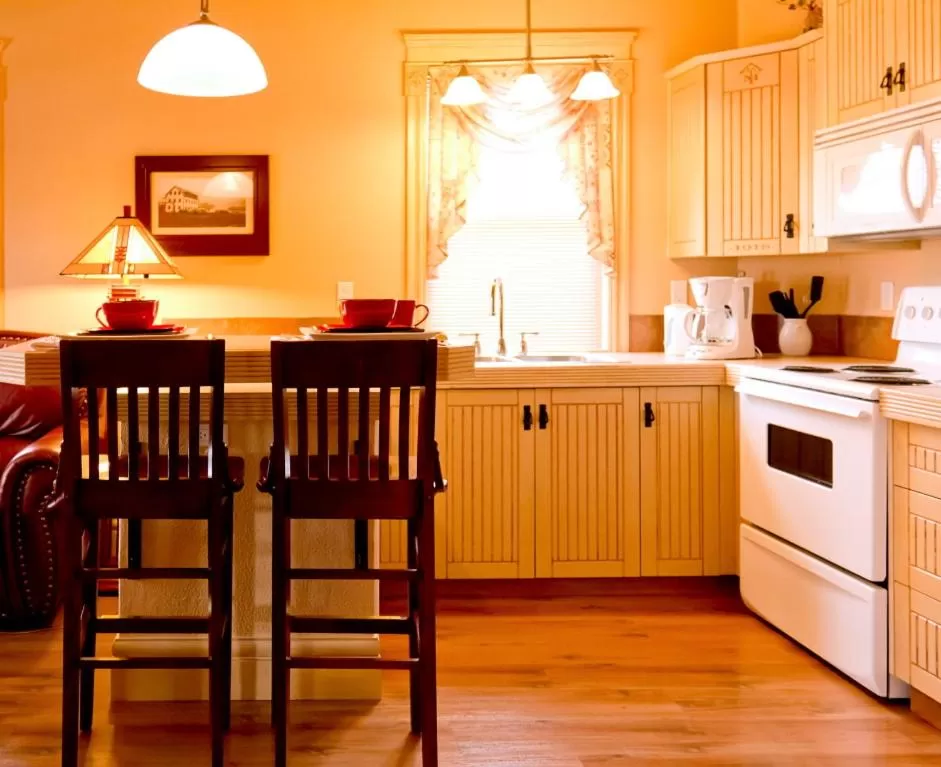 Kitchen or kitchenette in Third Mission Heritage Suites