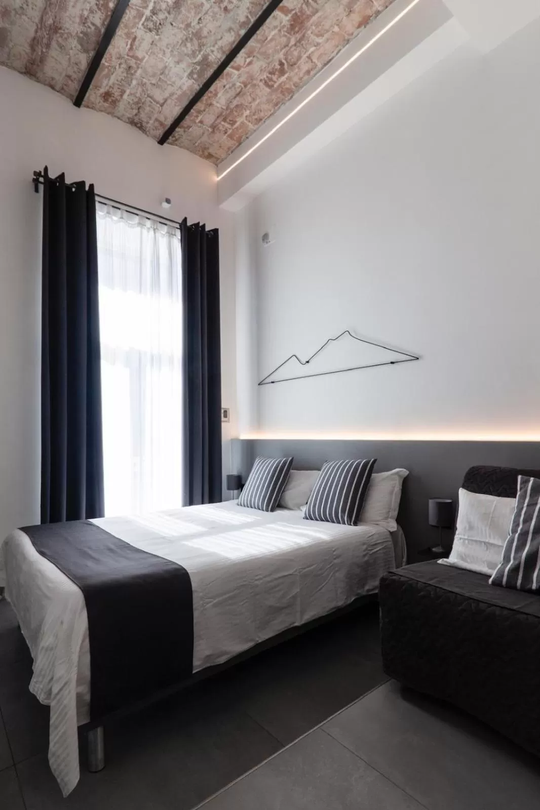 VESUCHARME SUITE Luxury Room