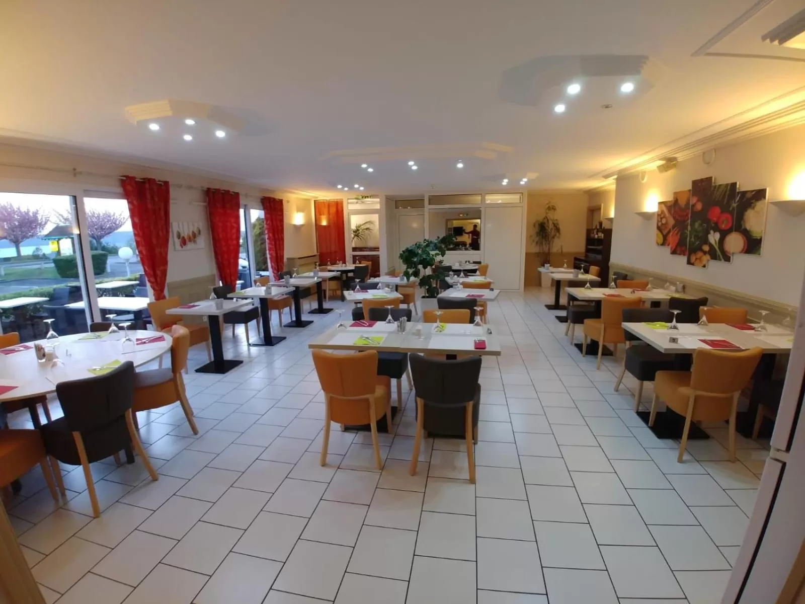 Restaurant/places to eat in Logis Hotel Altina