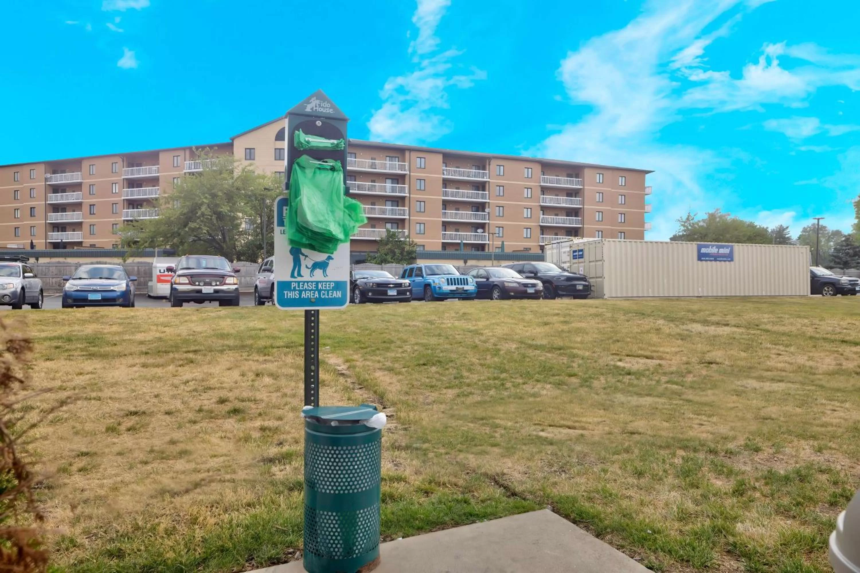 Property building in Motel 6-Villa Park, IL - Chicago West