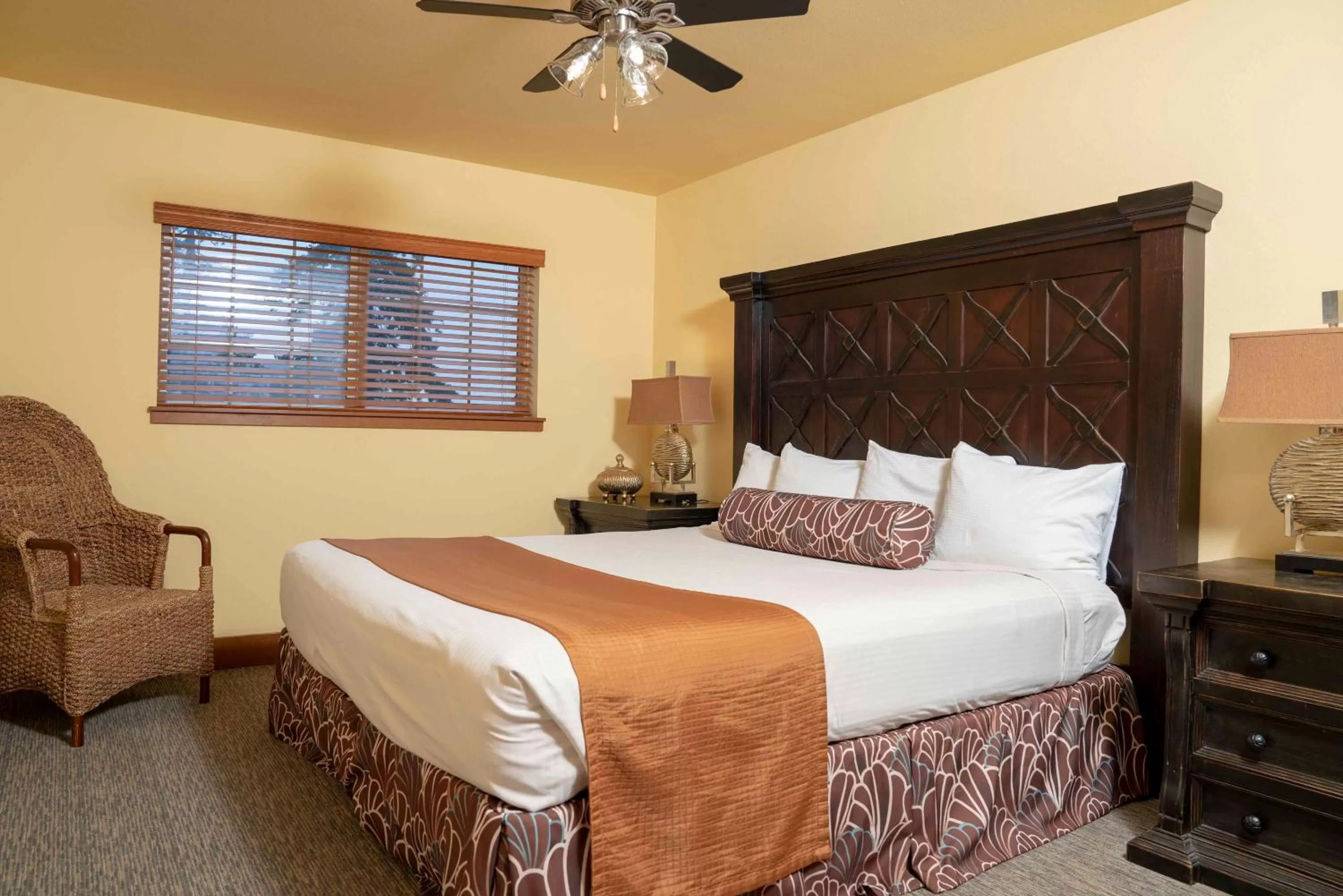 Bed in Raintree's Sandcastle, Birch Bay