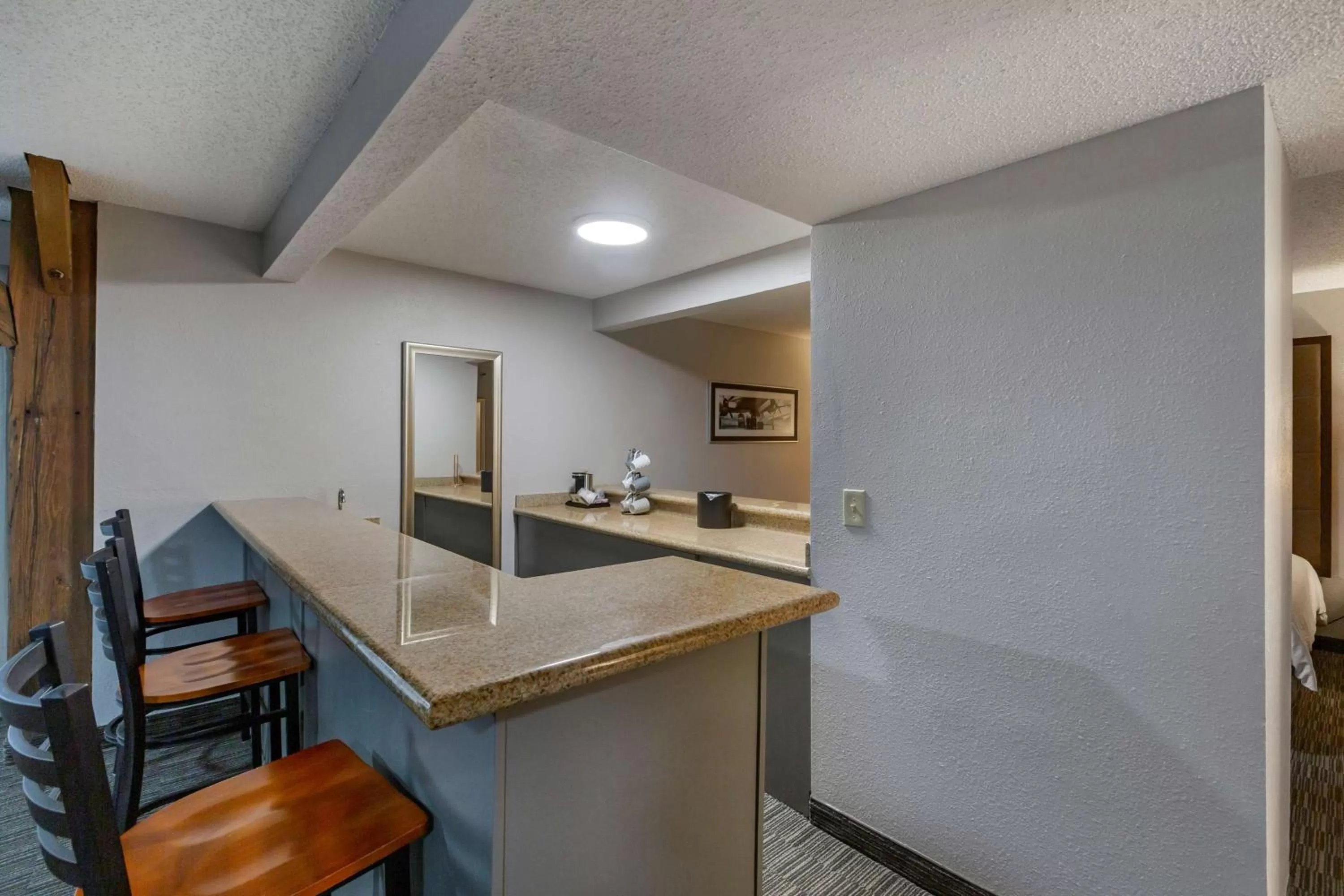 Bedroom in Best Western Plus Como Park Hotel