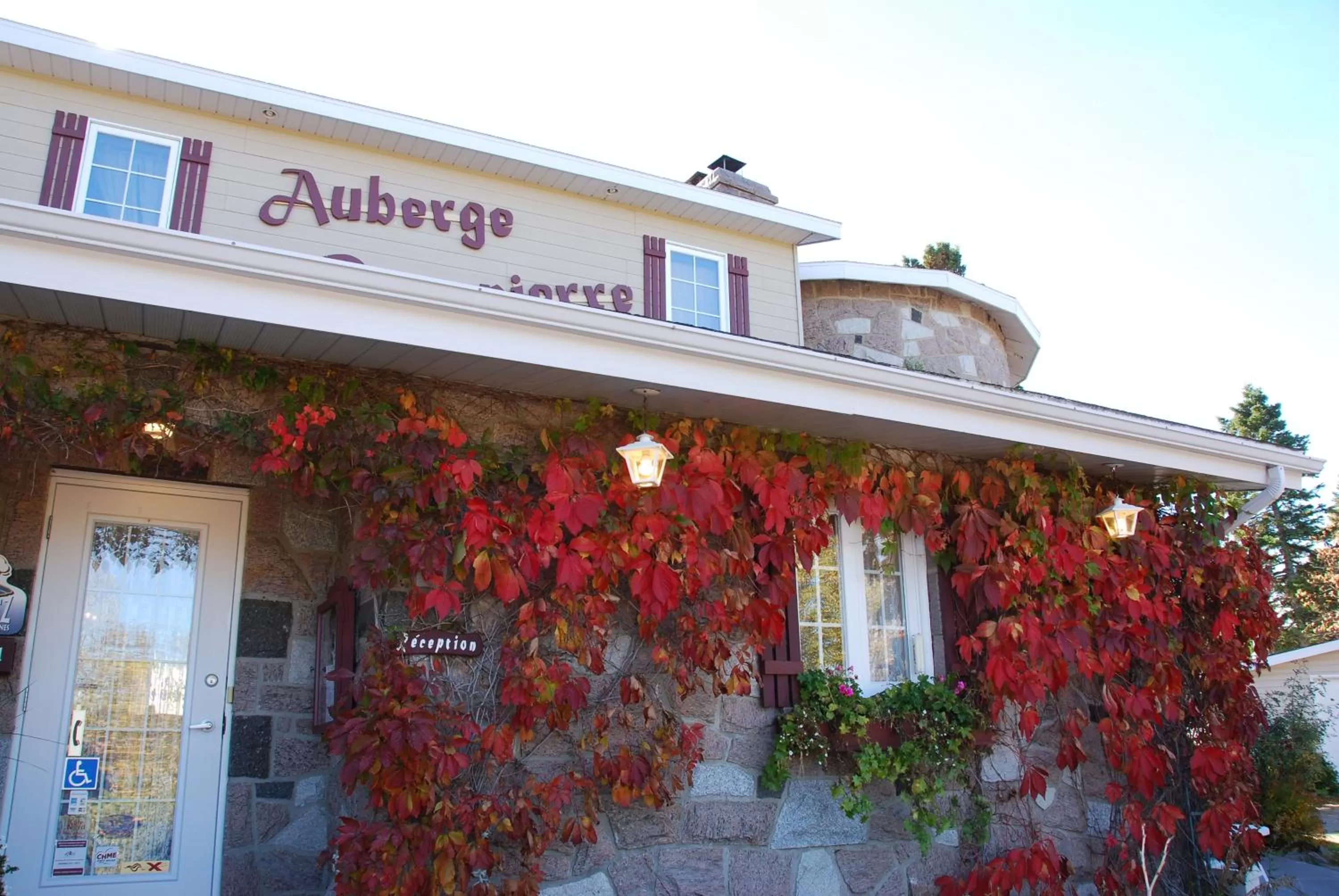 Facade/entrance, Property Building in Auberge la Rosepierre bistro Henri