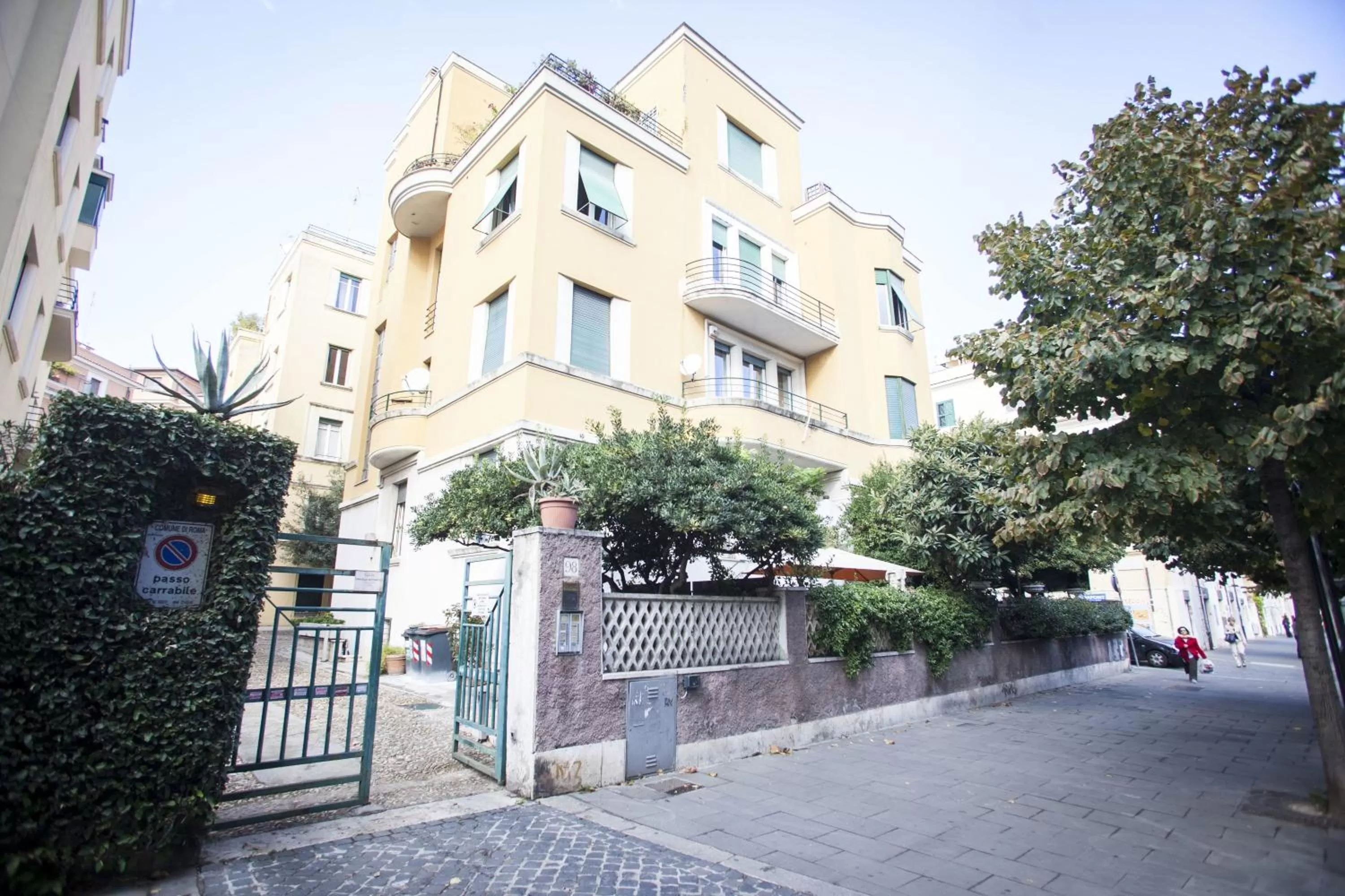 Facade/entrance in Aventino Guest House