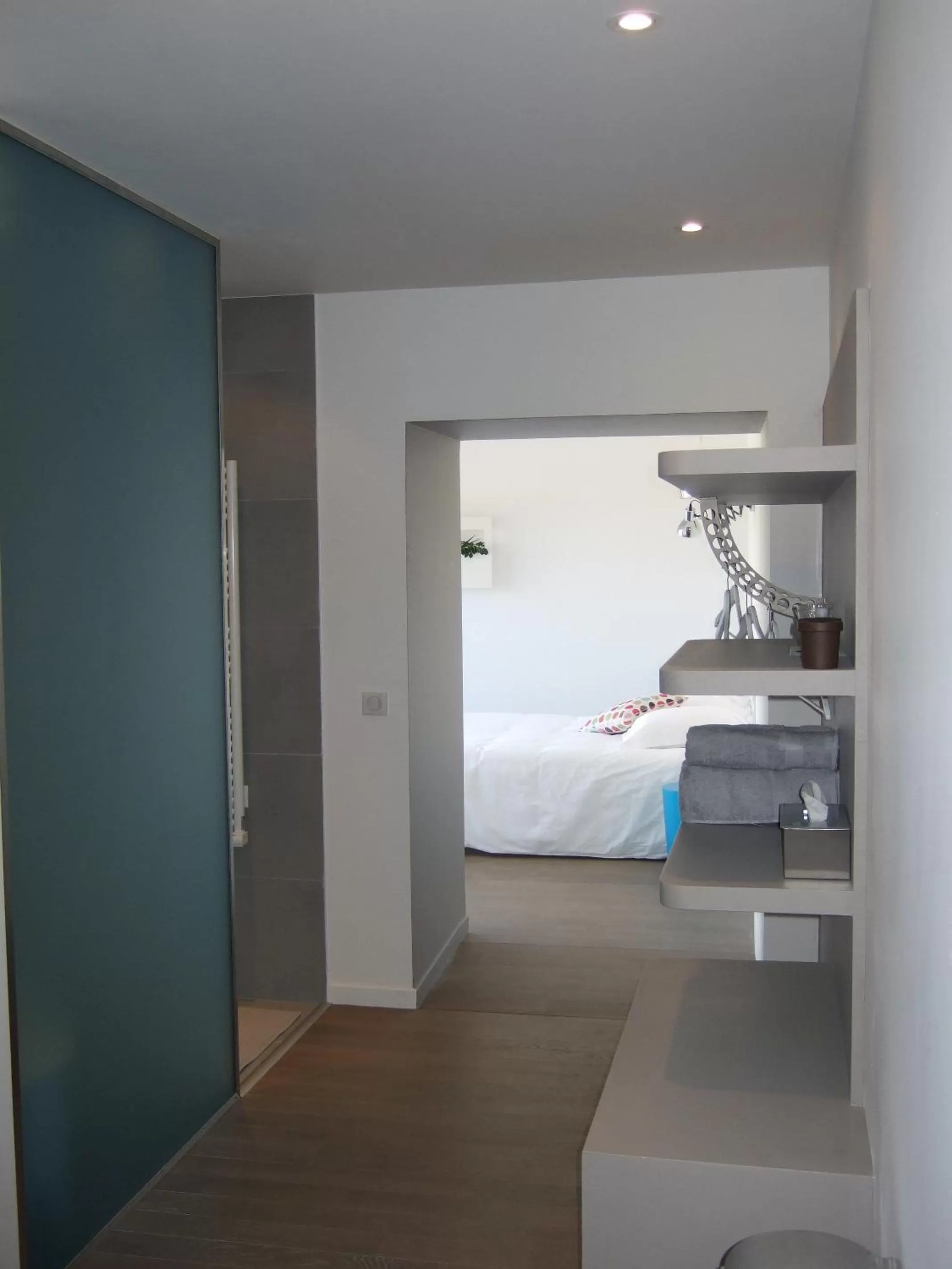 Bedroom, Bed in Le Jour et la Nuit, Maison d'hôtes