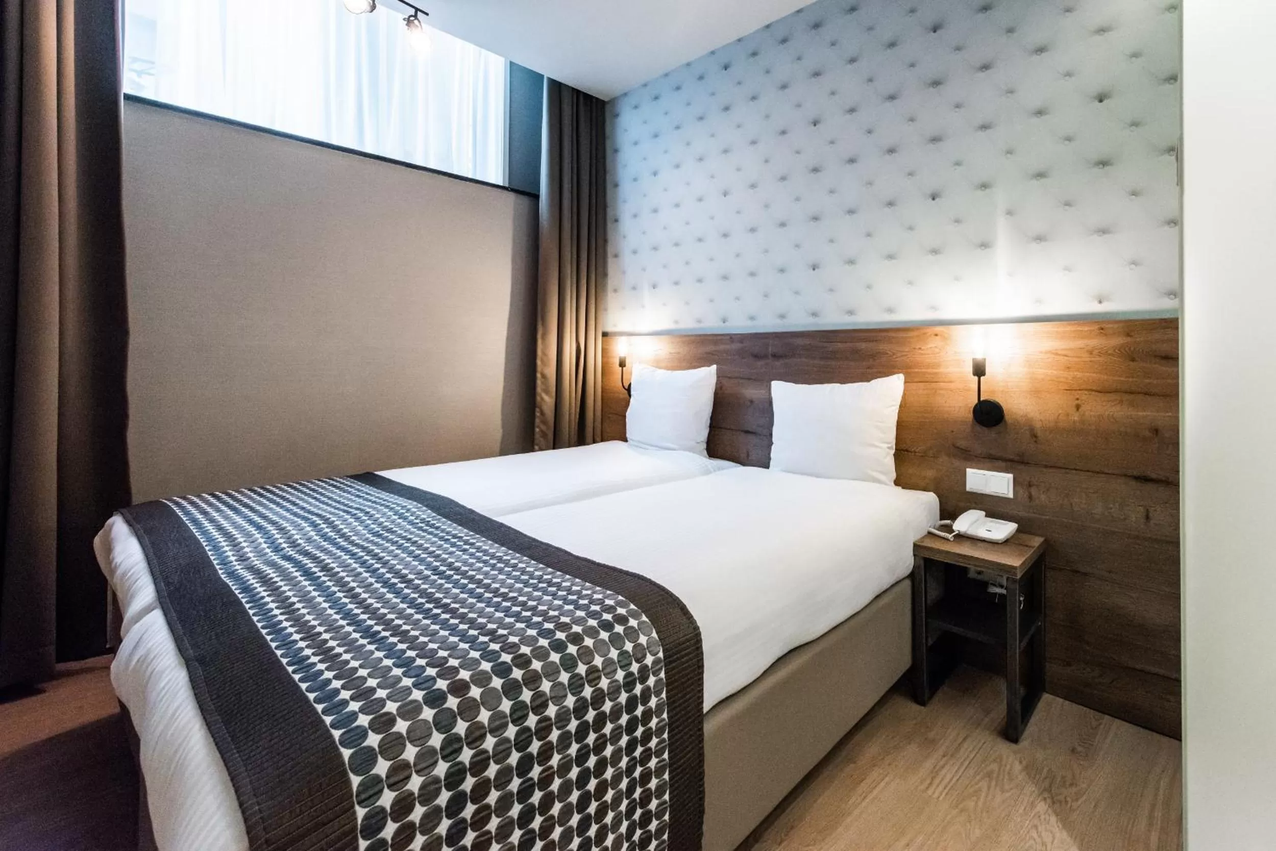 Bed in Melrose Hotel