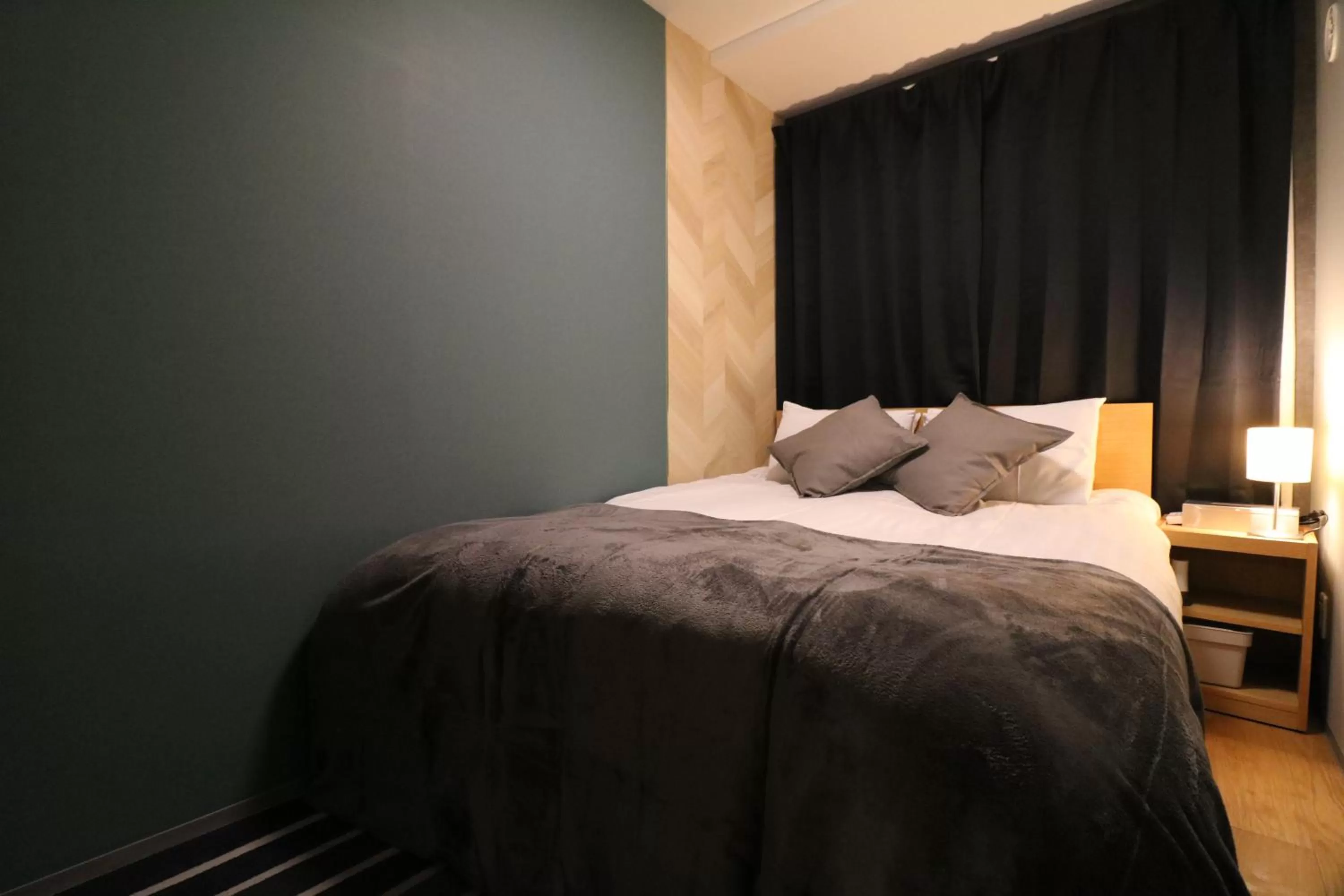 Bed in Glass Shiseikan