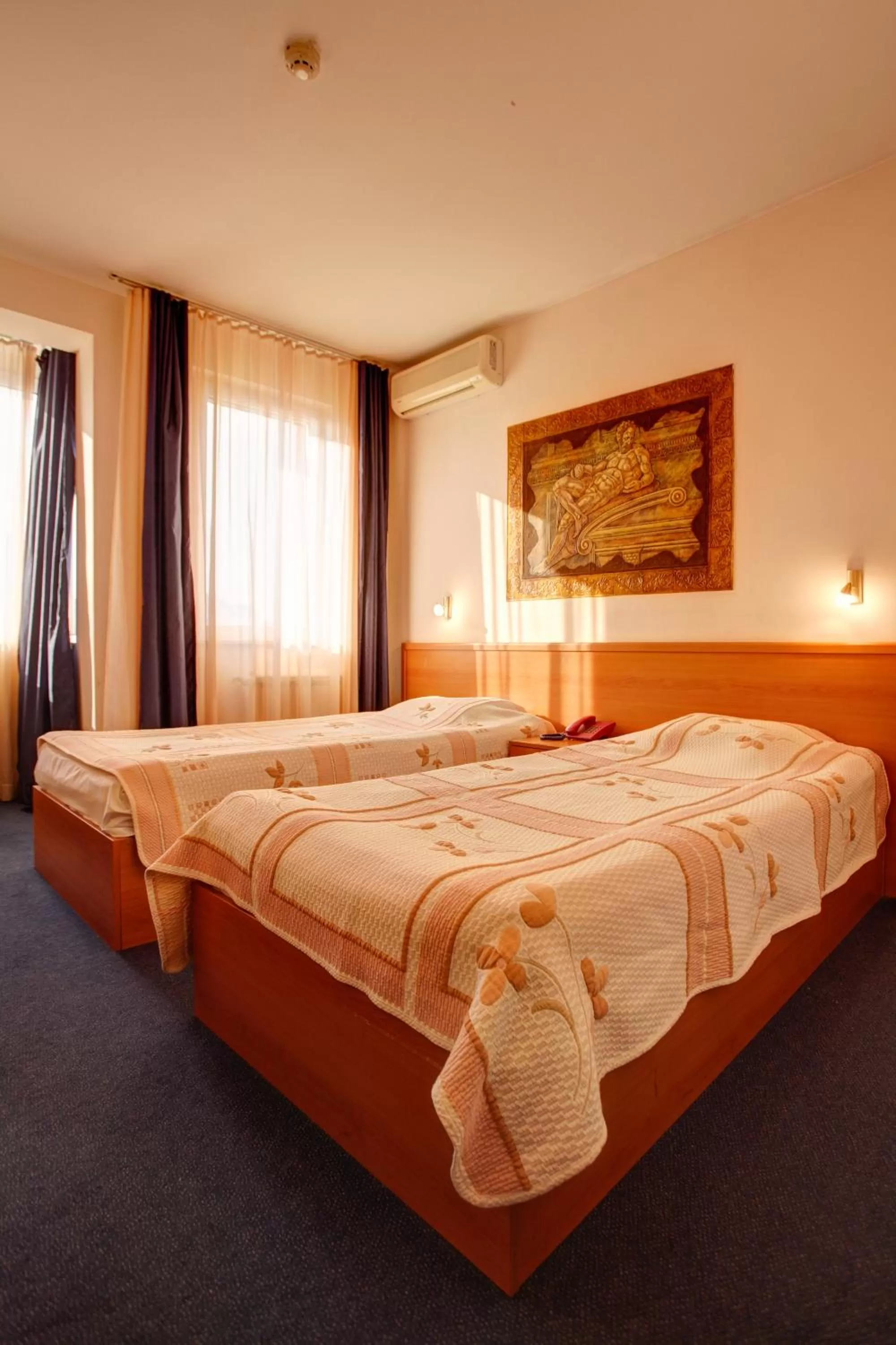 Photo of the whole room in Central Plaza Hotel