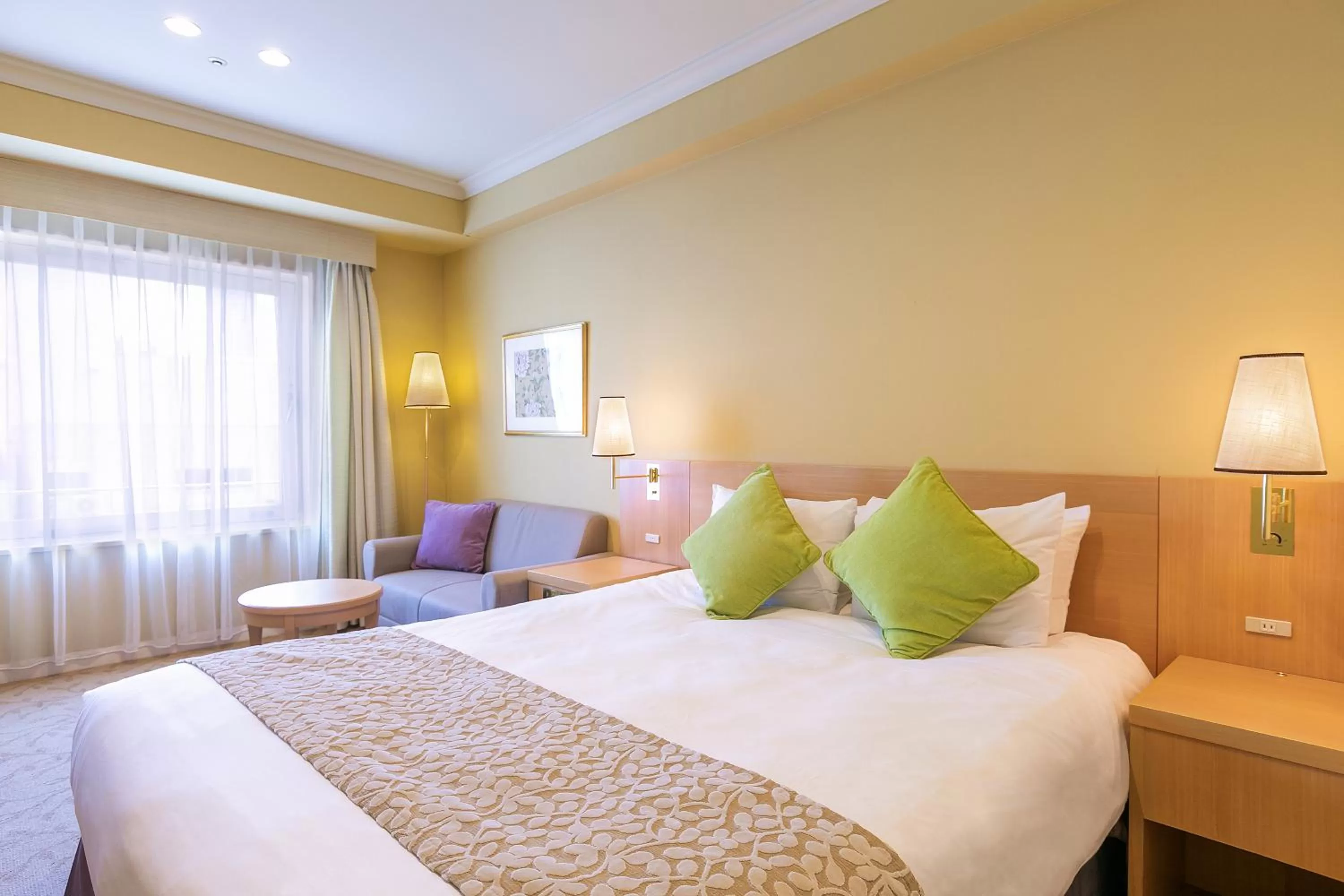 Standard Queen Room with Lounge Access - Smoking in Namba Oriental Hotel