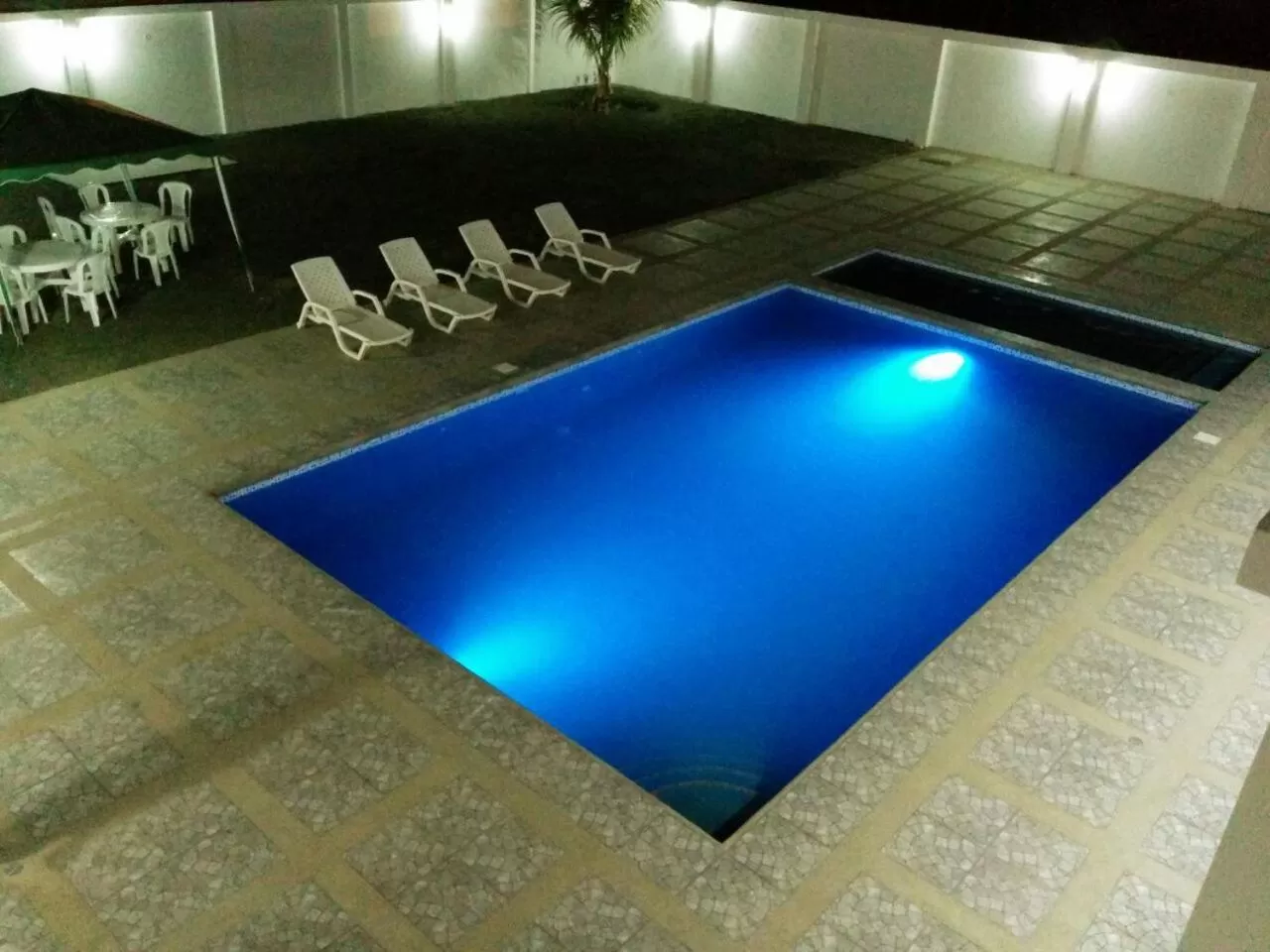 Swimming pool in Manta Airport Hotel