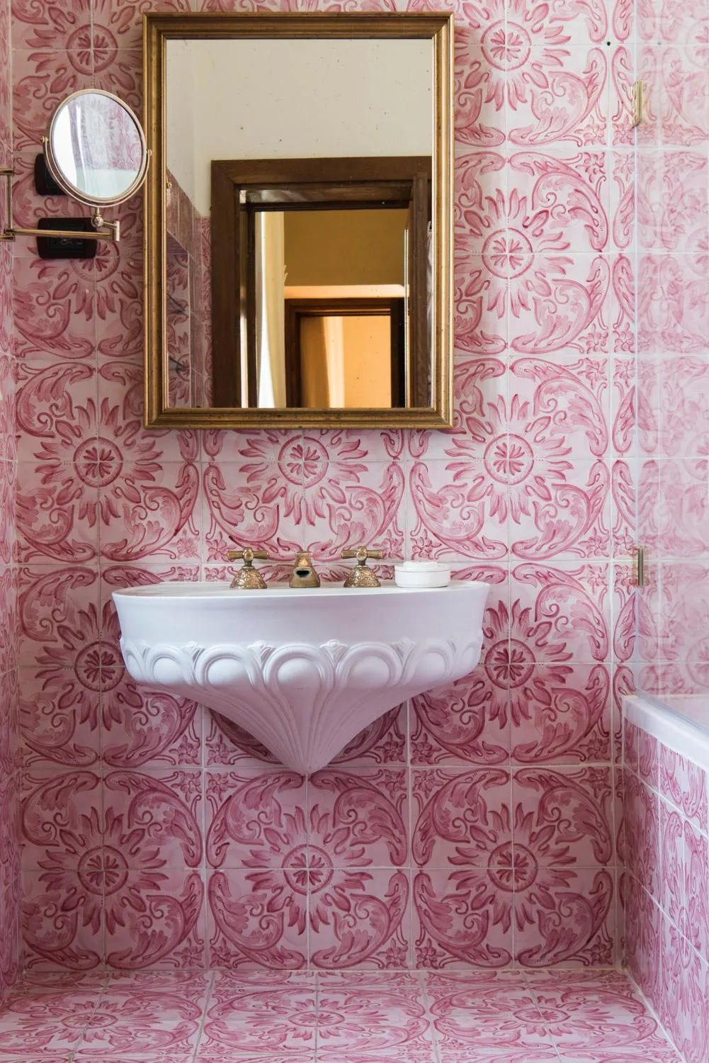 Bathroom in La Posta Vecchia Hotel