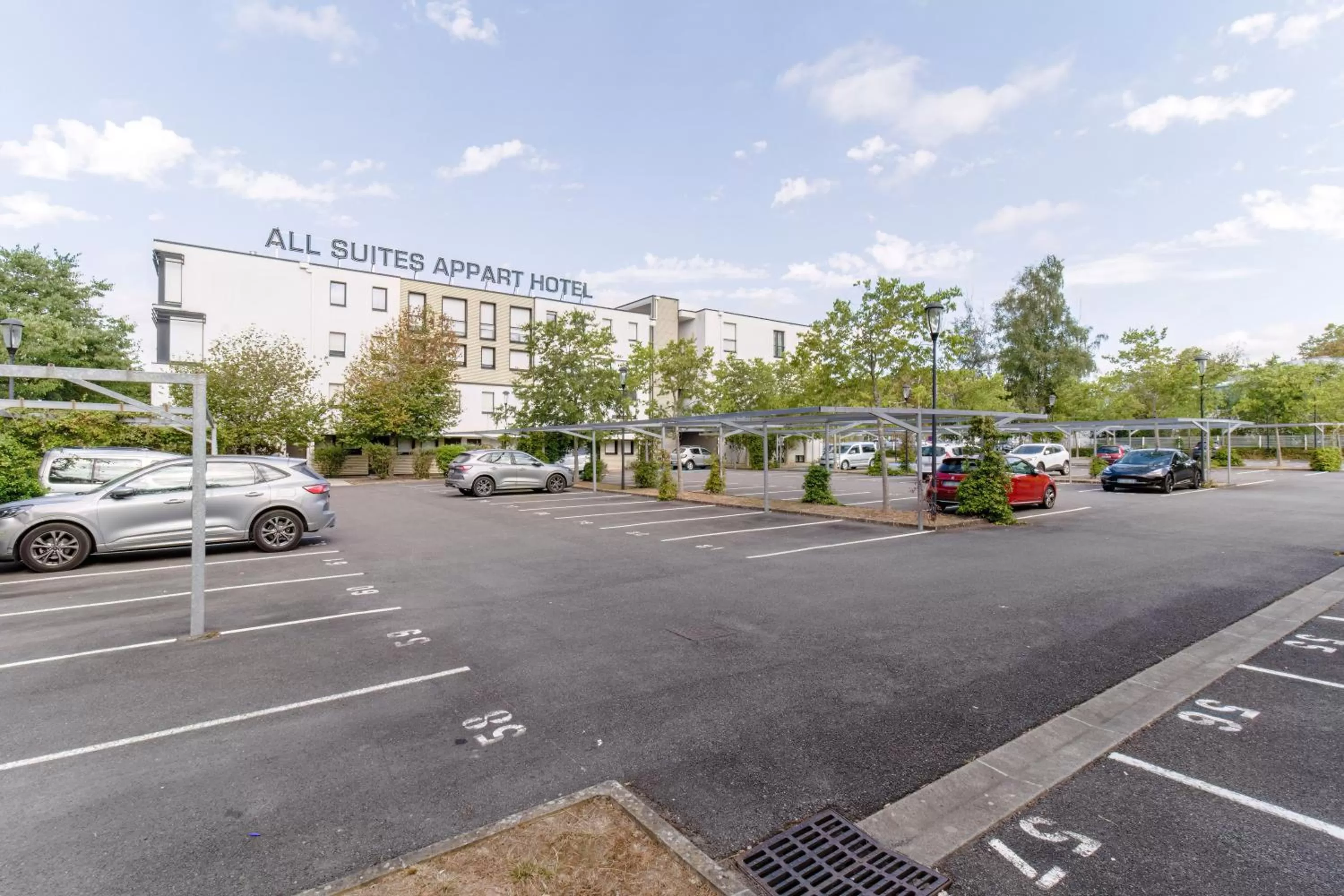 Parking in All Suites Appart Hôtel - Pau - Zénith