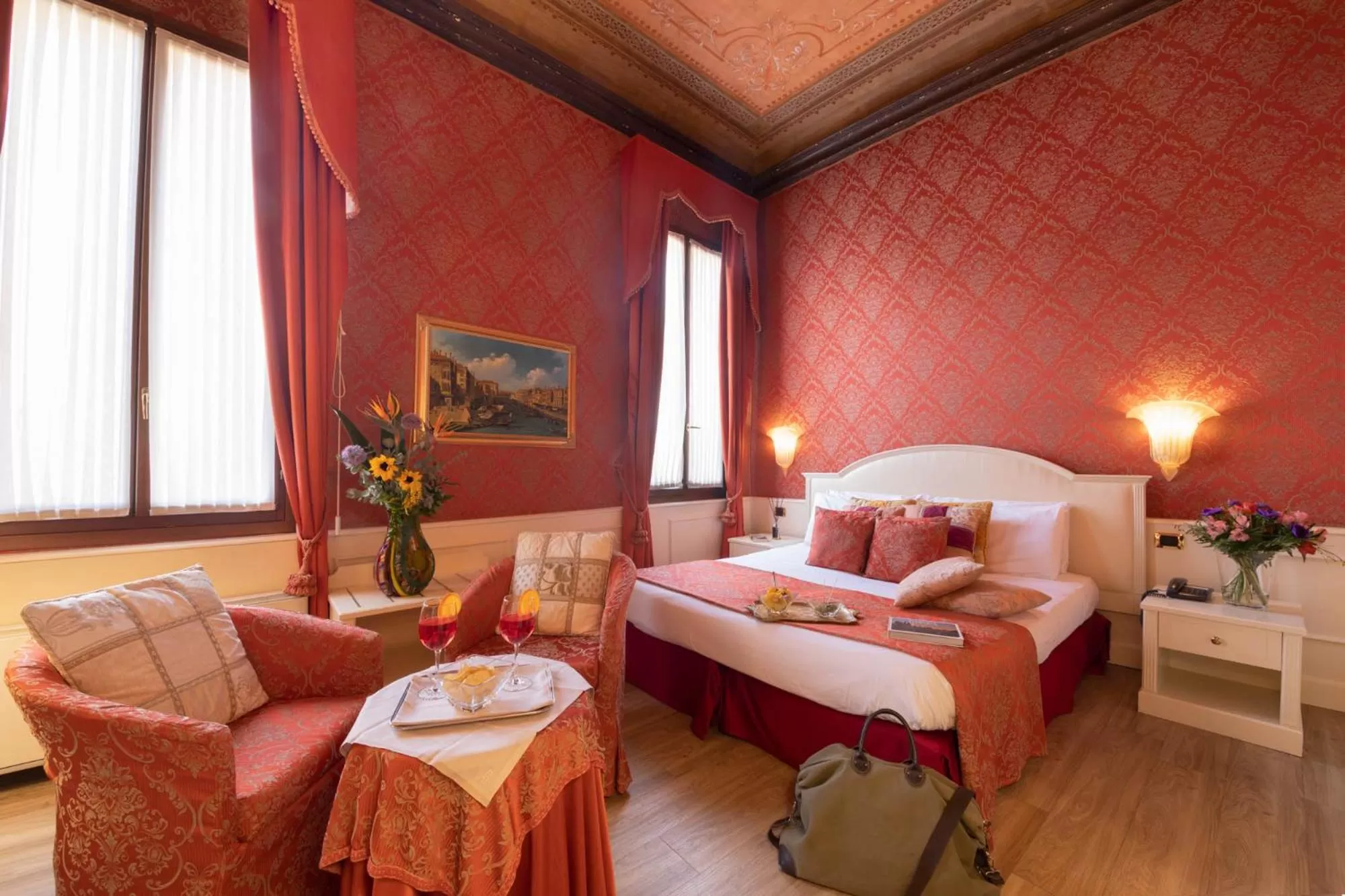 Photo of the whole room, Bed in Duodo Palace Hotel