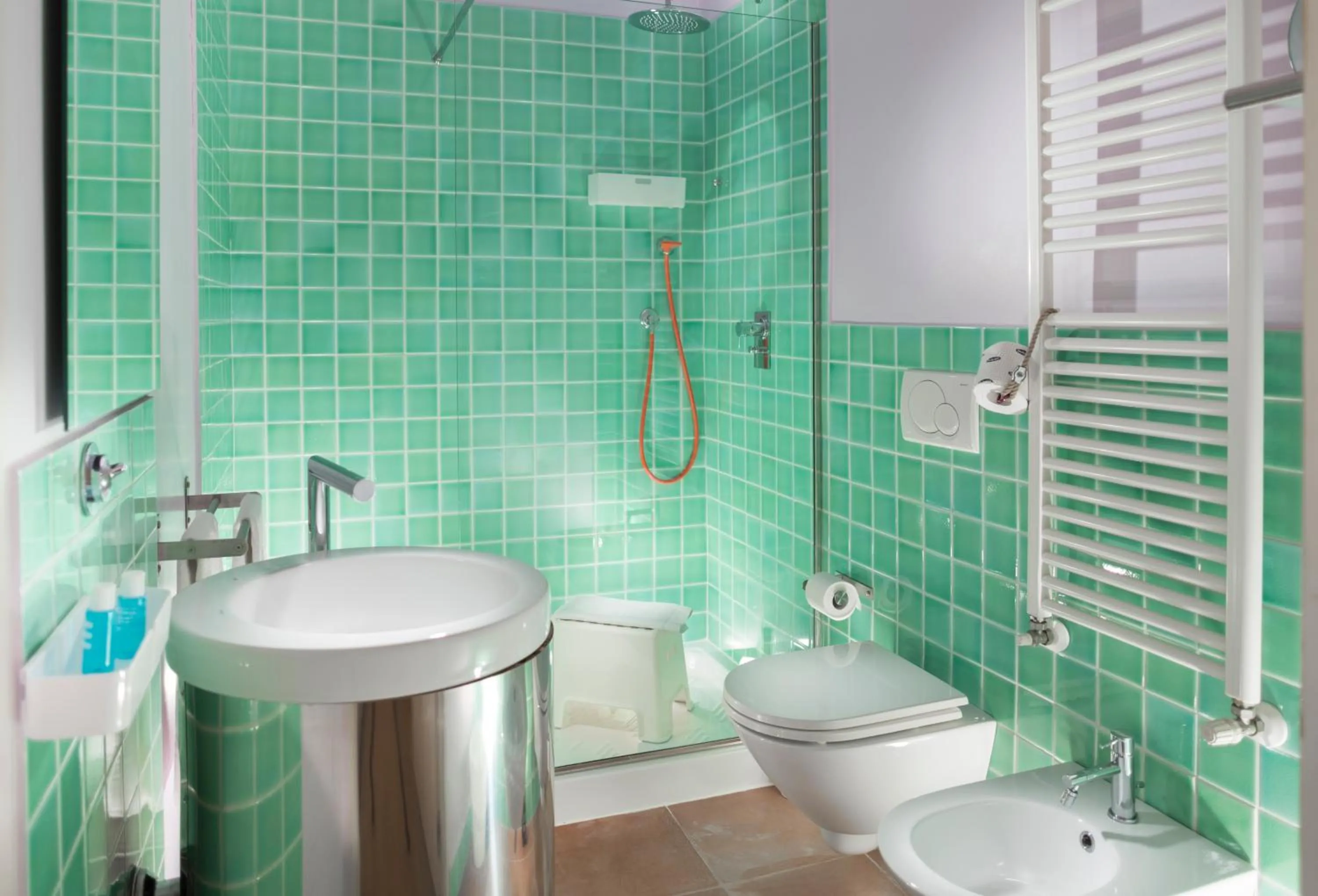 Shower in Hotel LaMorosa