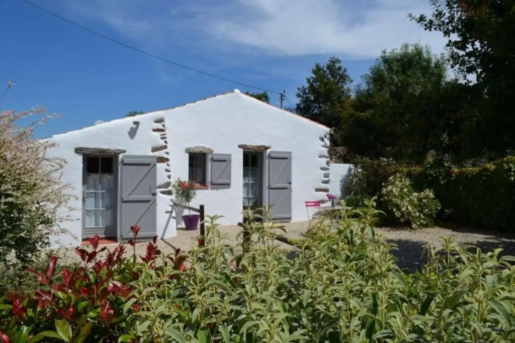 Property Building in Les granges du chiron