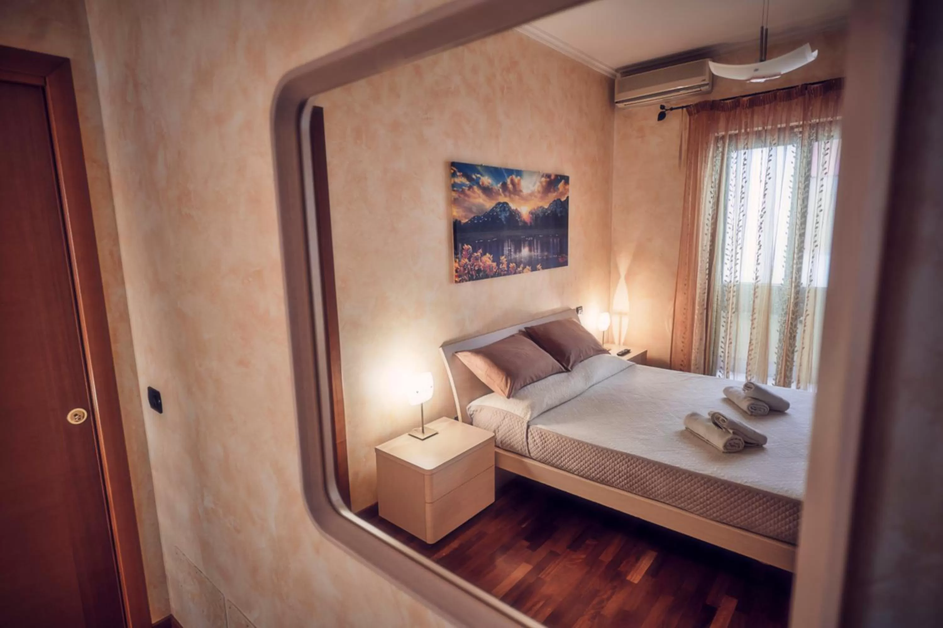 Bed in Travelershome 212 Airport