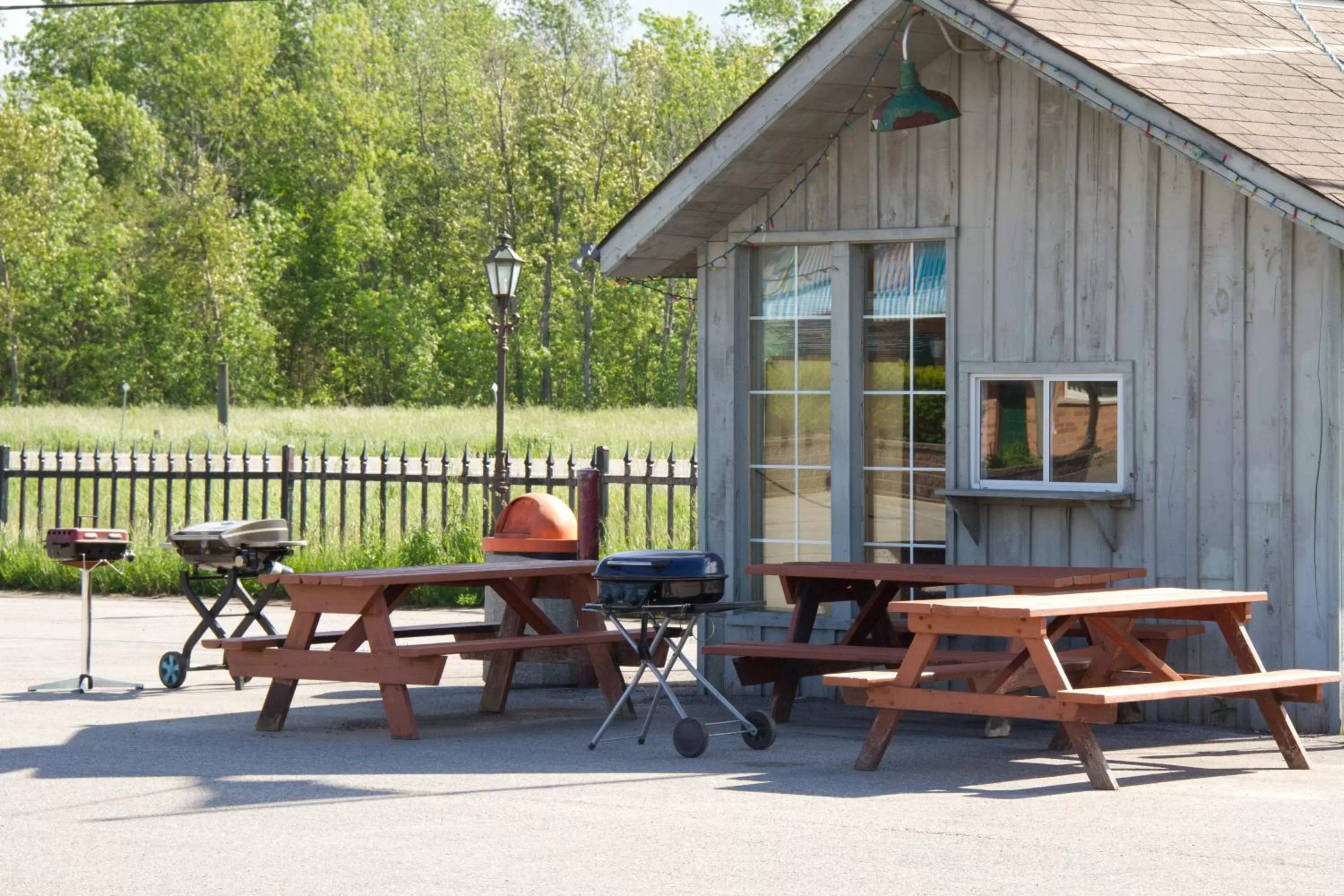 Other in Knights Inn Lindsay