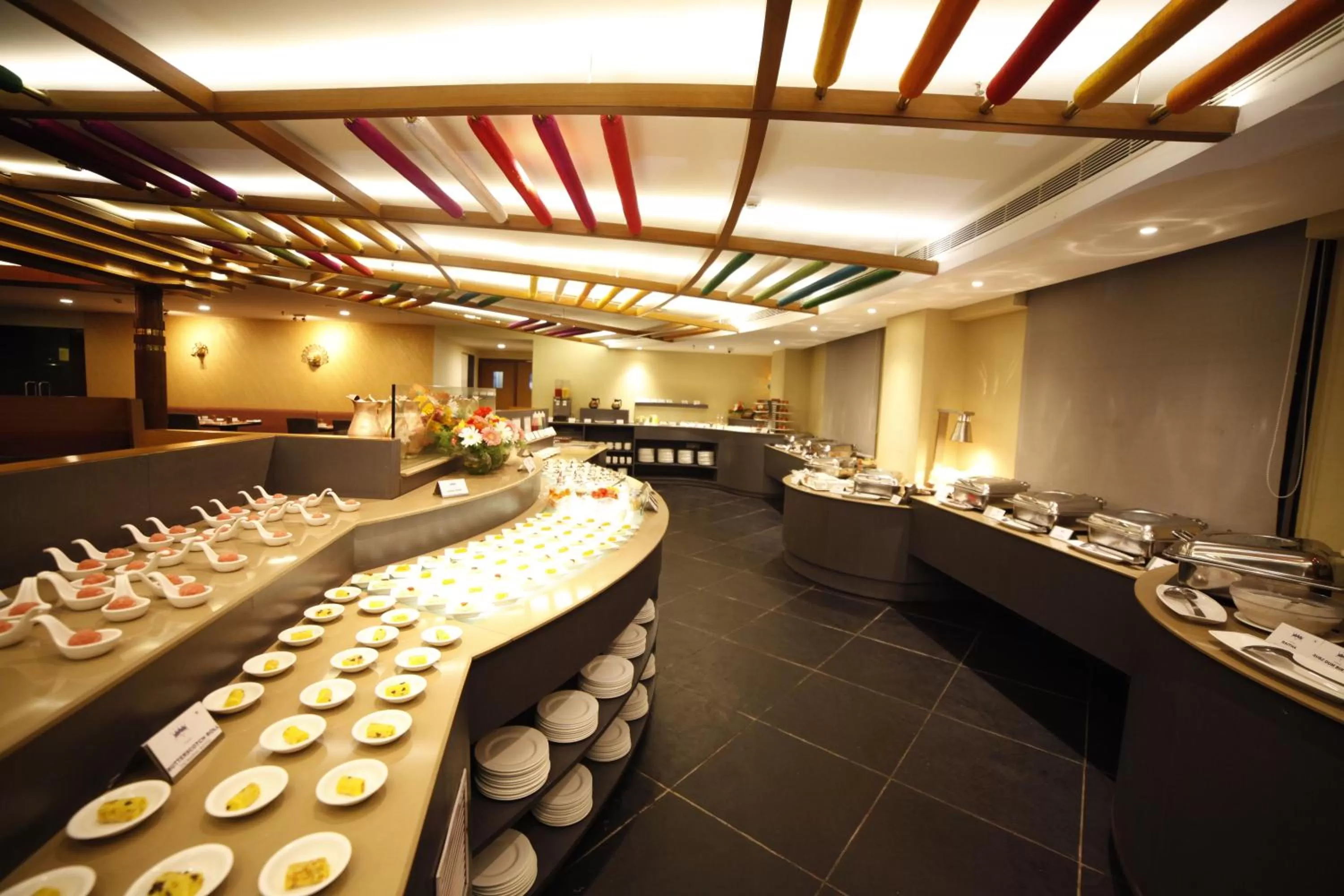 Restaurant/places to eat in Taj Mahal Hotel